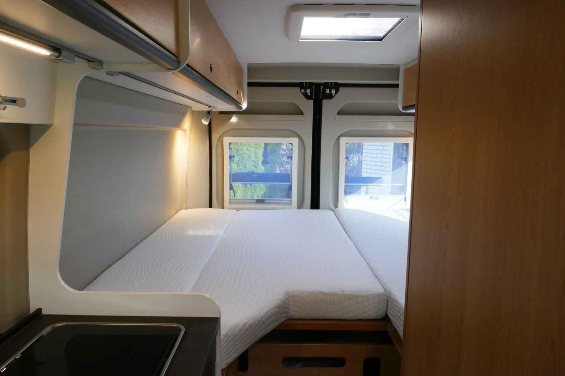 Sunlight Cliff 640 Adventure Edition 140 pk AUTOMAAT 9-Traps Euro6 Fiat Ducato 8 **Lengtebedden/4 zitplaatsen/Luifel/Fietsendrager/Smart - 11/71