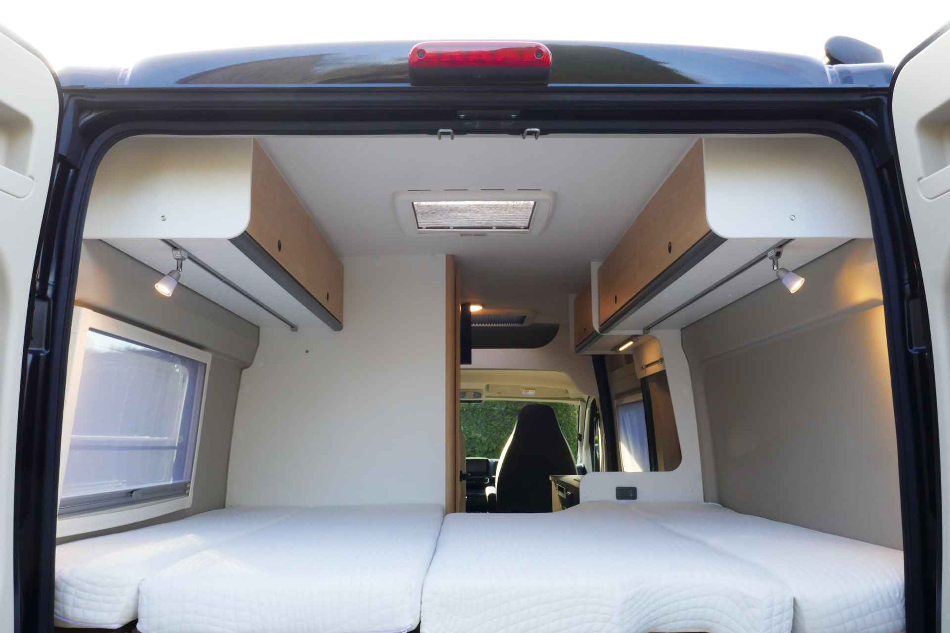 Sunlight Cliff 640 Adventure Edition 140 pk AUTOMAAT 9-Traps Euro6 Fiat Ducato 8 **Lengtebedden/4 zitplaatsen/Luifel/Fietsendrager/Smart - 56/71