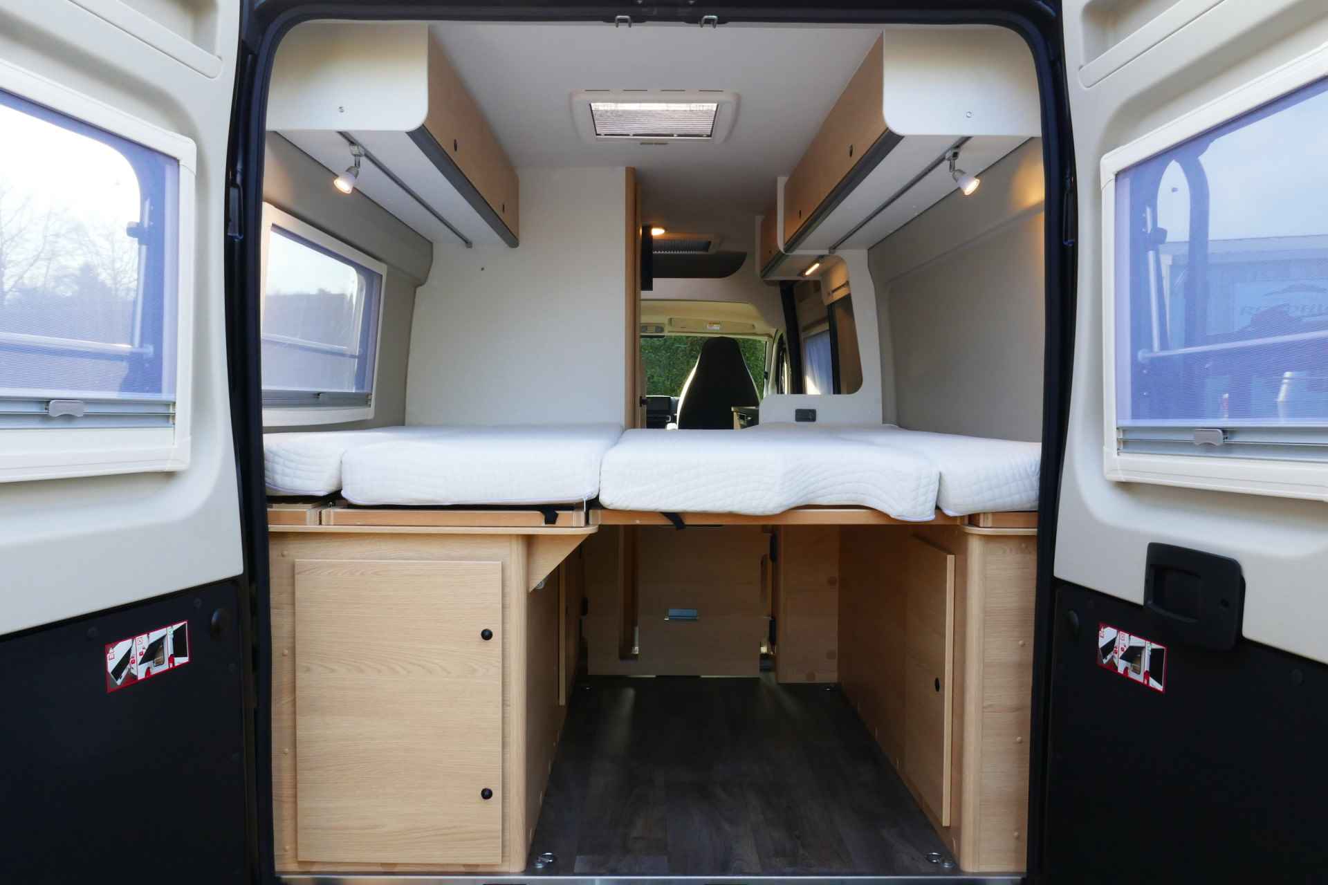 Sunlight Cliff 640 Adventure Edition 140 pk AUTOMAAT 9-Traps Euro6 Fiat Ducato 8 **Lengtebedden/4 zitplaatsen/Luifel/Fietsendrager/Smart - 57/71