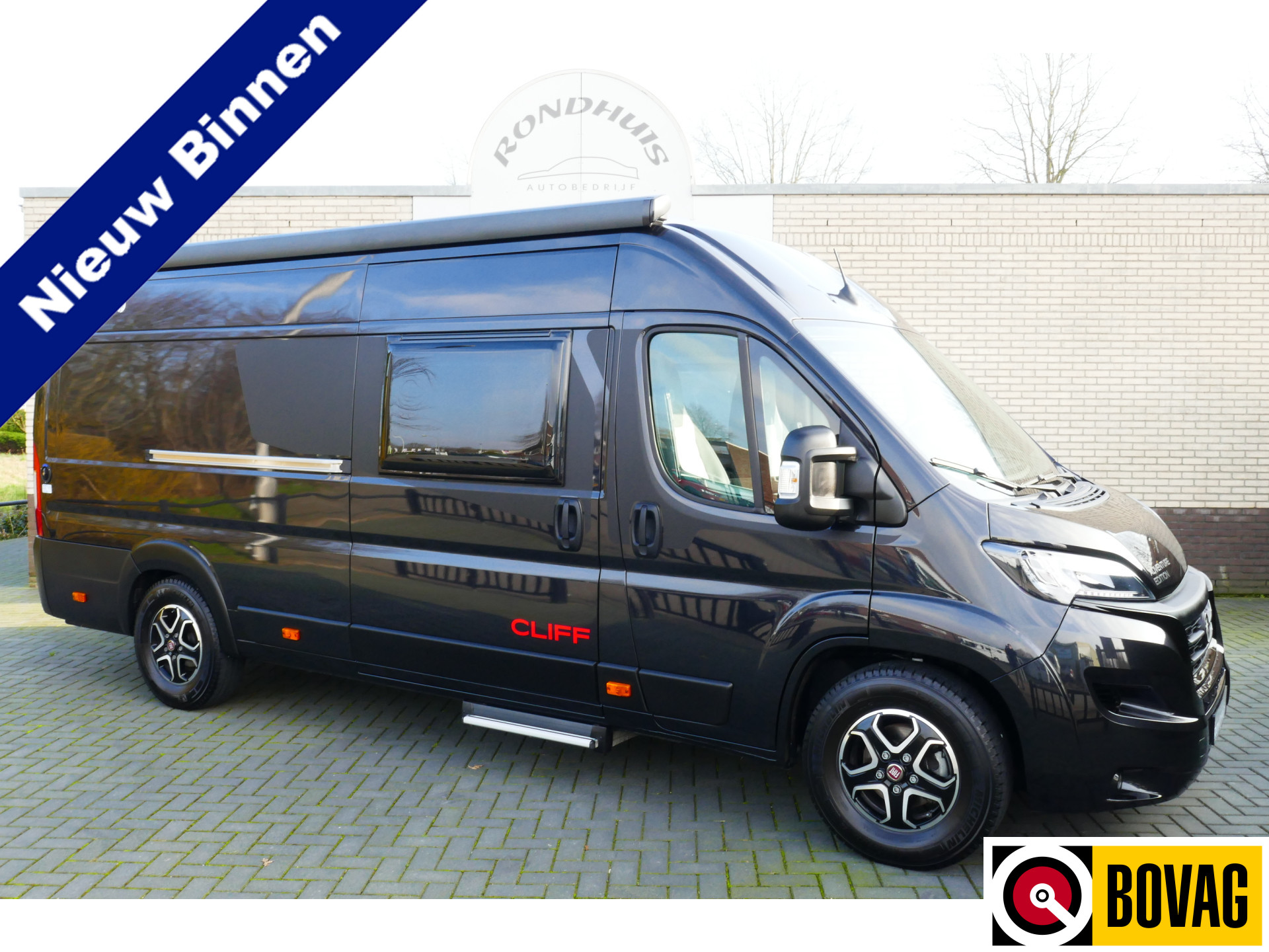 Sunlight Cliff 640 Adventure Edition 140 pk AUTOMAAT 9-Traps Euro6 Fiat Ducato 8 **Lengtebedden/4 zitplaatsen/Luifel/Fietsendrager/Smart