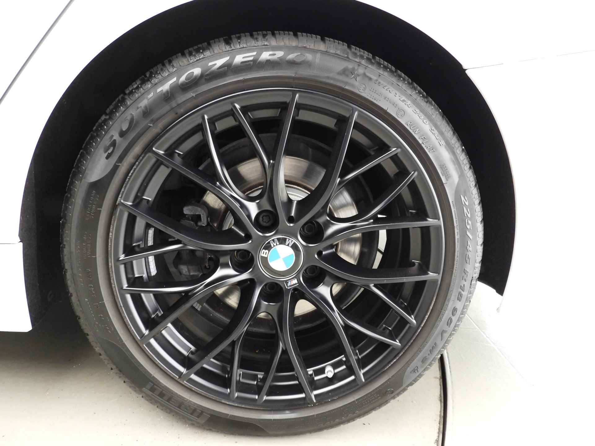 BMW 4 Serie Gran Coupé 418i M-Sportpakket / LED / Leder / Navigatie / Schuifdak / Elektr. zetels / DAB / Harman-kardon sound / Alu19 inch - 10/45