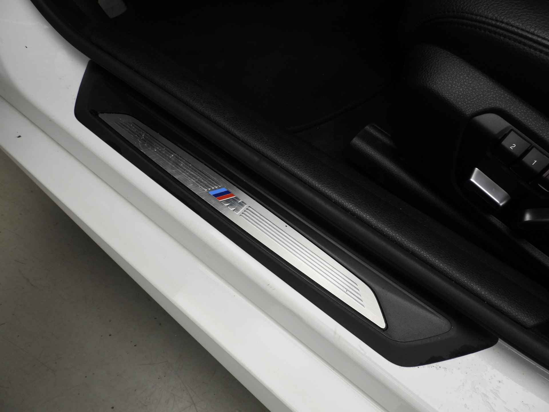 BMW 4 Serie Gran Coupé 418i M-Sportpakket / LED / Leder / Navigatie / Schuifdak / Elektr. zetels / DAB / Harman-kardon sound / Alu19 inch - 16/45