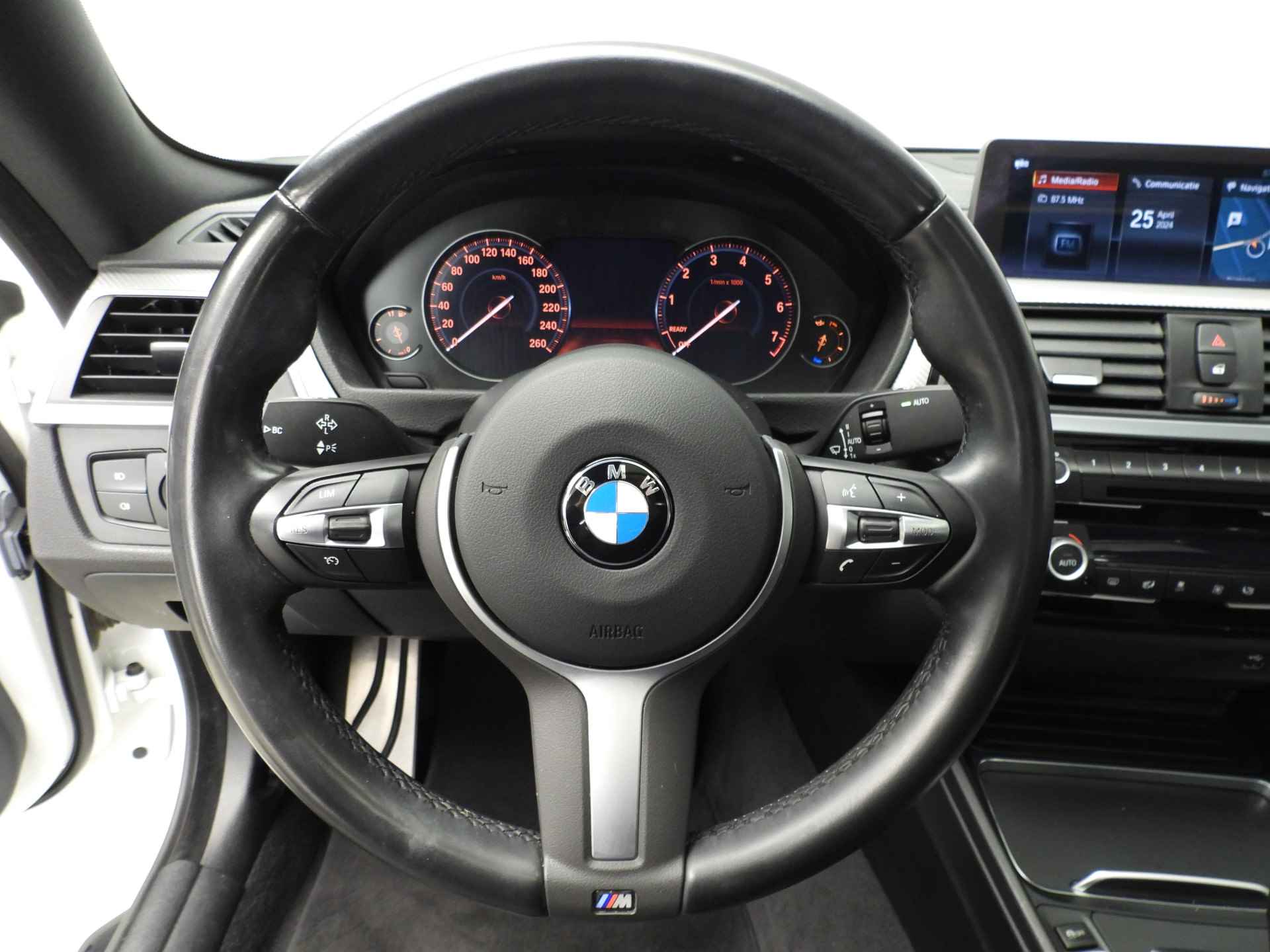 BMW 4 Serie Gran Coupé 418i M-Sportpakket / LED / Leder / Navigatie / Schuifdak / Elektr. zetels / DAB / Harman-kardon sound / Alu19 inch - 26/45