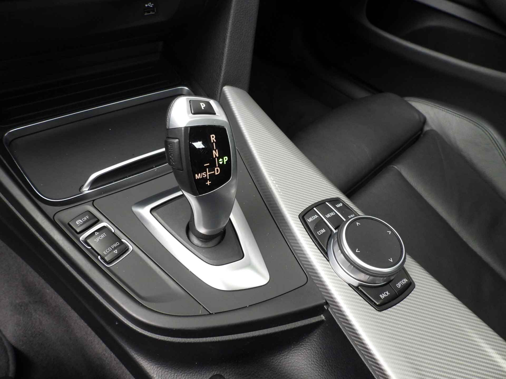 BMW 4 Serie Gran Coupé 418i M-Sportpakket / LED / Leder / Navigatie / Schuifdak / Elektr. zetels / DAB / Harman-kardon sound / Alu19 inch - 38/45