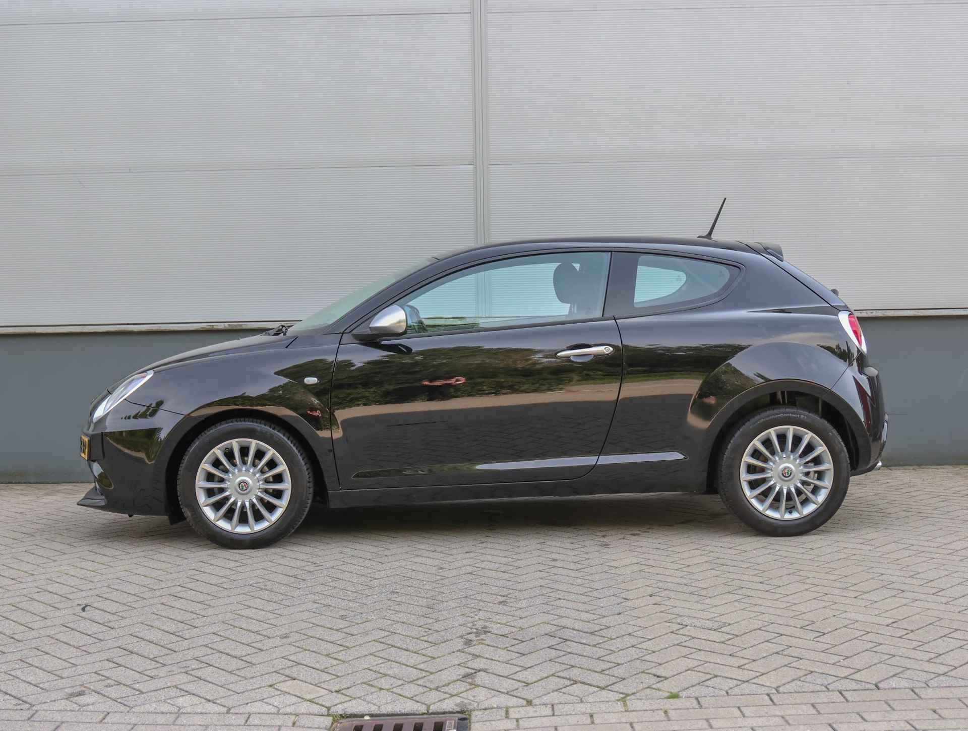 Alfa Romeo MiTo 100pk TwinAir Super (UNIEK!!/1ste eig./NAV./Cruise/LMV/Airco/PDC/NL Auto!) - 3/34