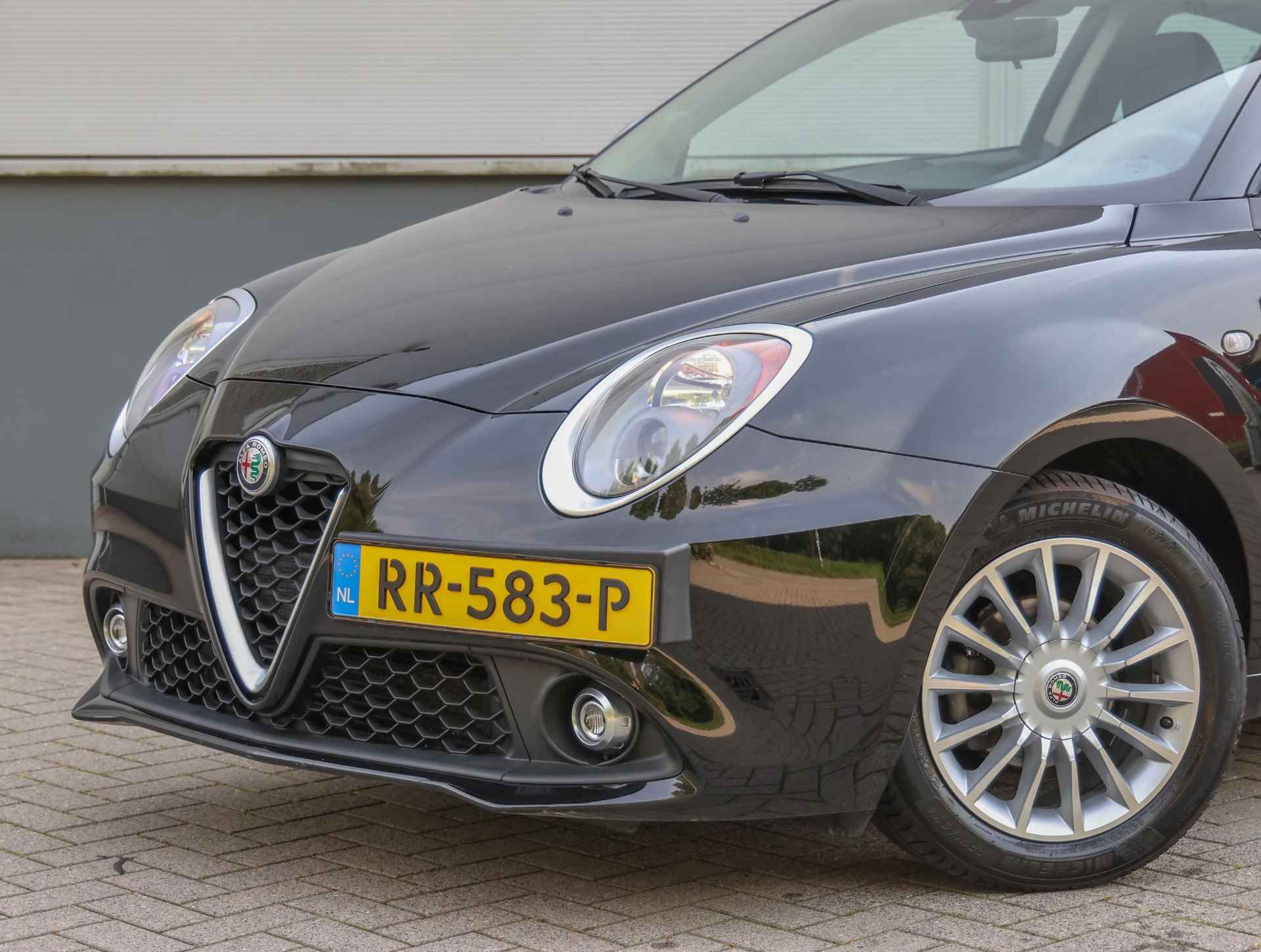 Alfa Romeo MiTo 100pk TwinAir Super (UNIEK!!/1ste eig./NAV./Cruise/LMV/Airco/PDC/NL Auto!) - 31/34