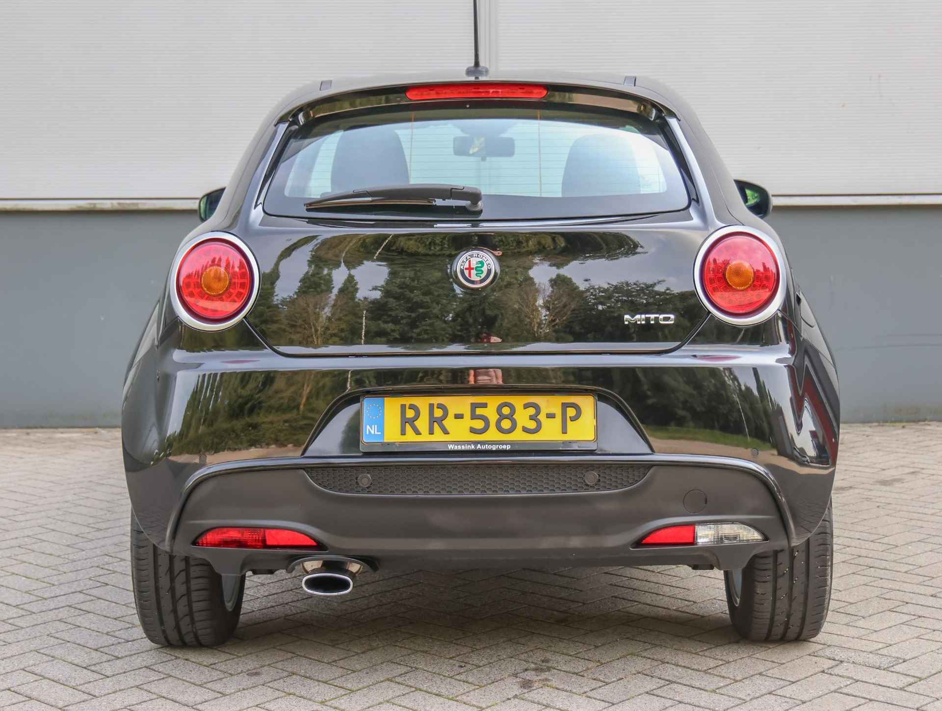 Alfa Romeo MiTo 100pk TwinAir Super (UNIEK!!/1ste eig./NAV./Cruise/LMV/Airco/PDC/NL Auto!) - 32/34