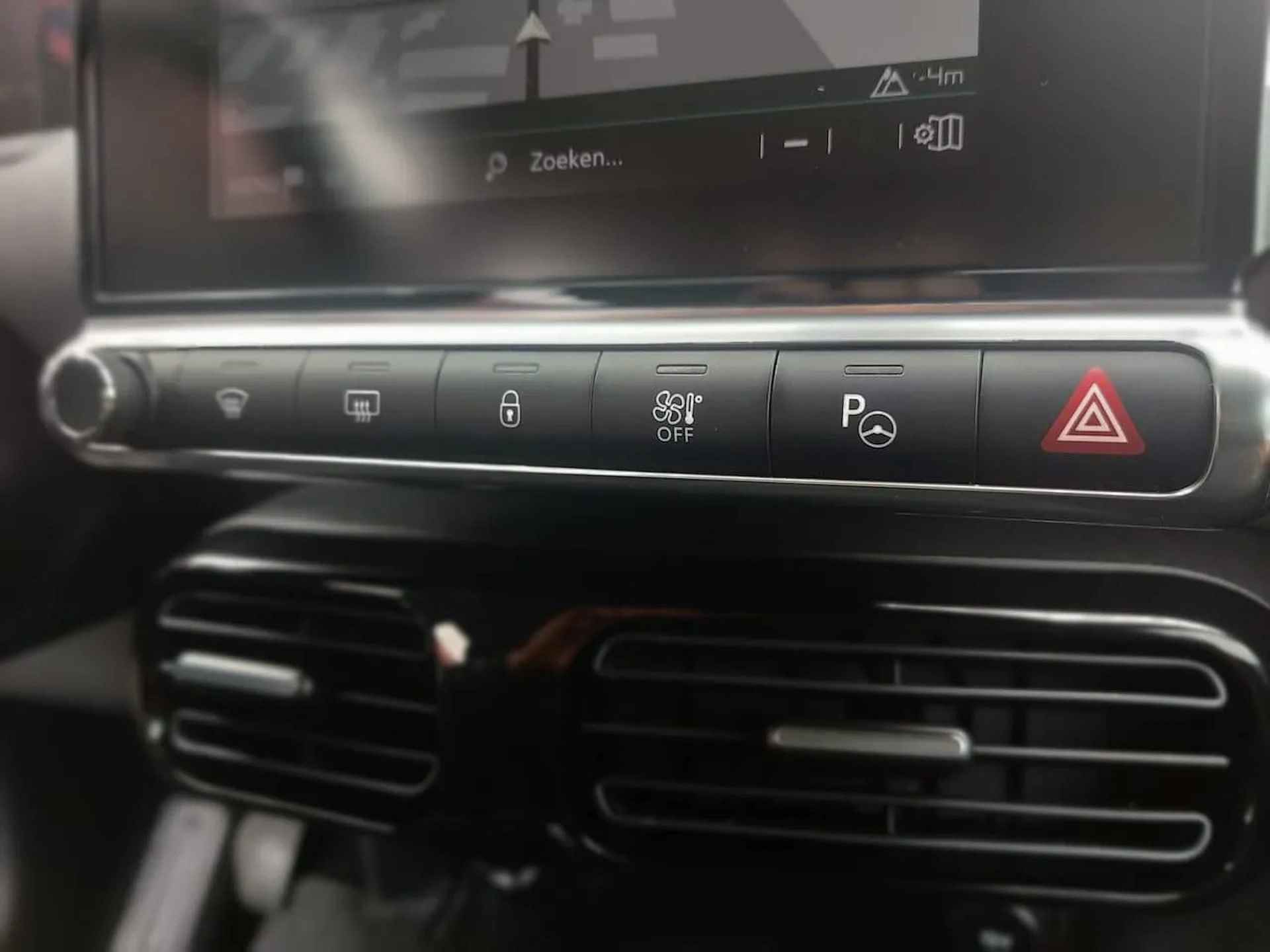 Citroën C4 Cactus 1.2 PureTech Feel | Rijklaar met nieuw distributie en bovag garantie - 17/25