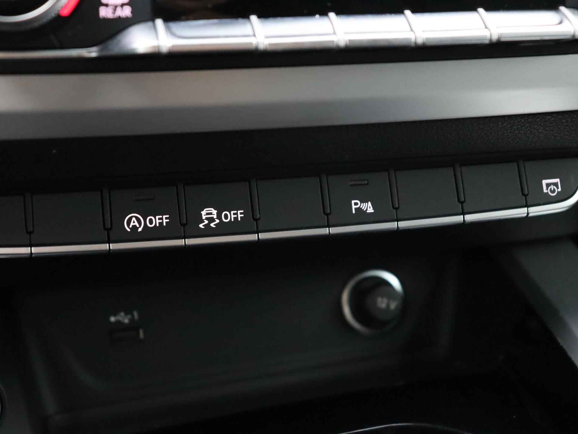 Audi A4 Avant 35 TFSI Aut. S-Edition | Sportstoelen | Leder + Alcantara | Panoramadak | Virtual Cockpit | Ambiente verlichting | - 17/28