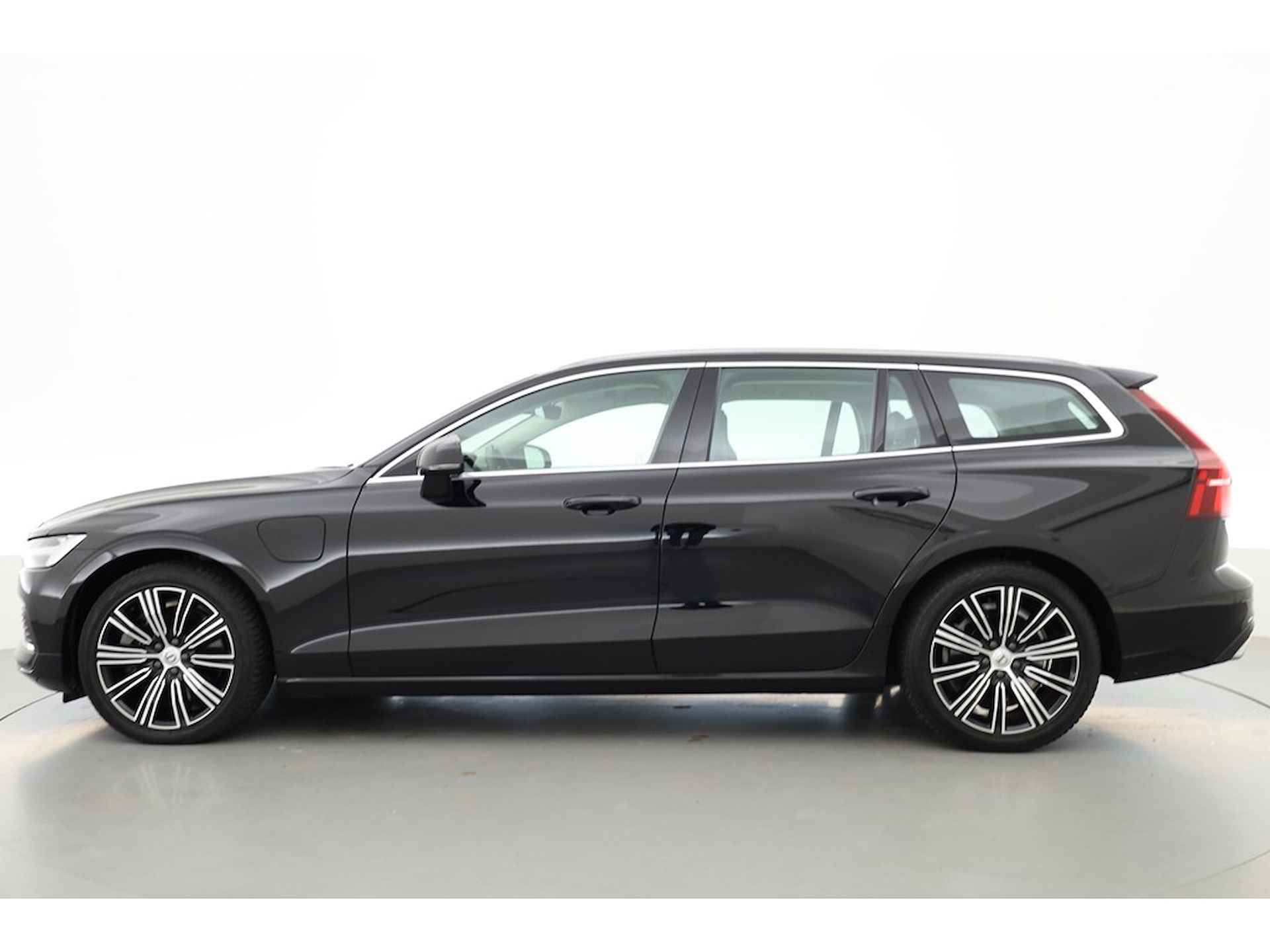 Volvo V60 2.0 340PK T6 AWD Recharge Inscription Stuur+ stoelverwarming, camera - 2/28