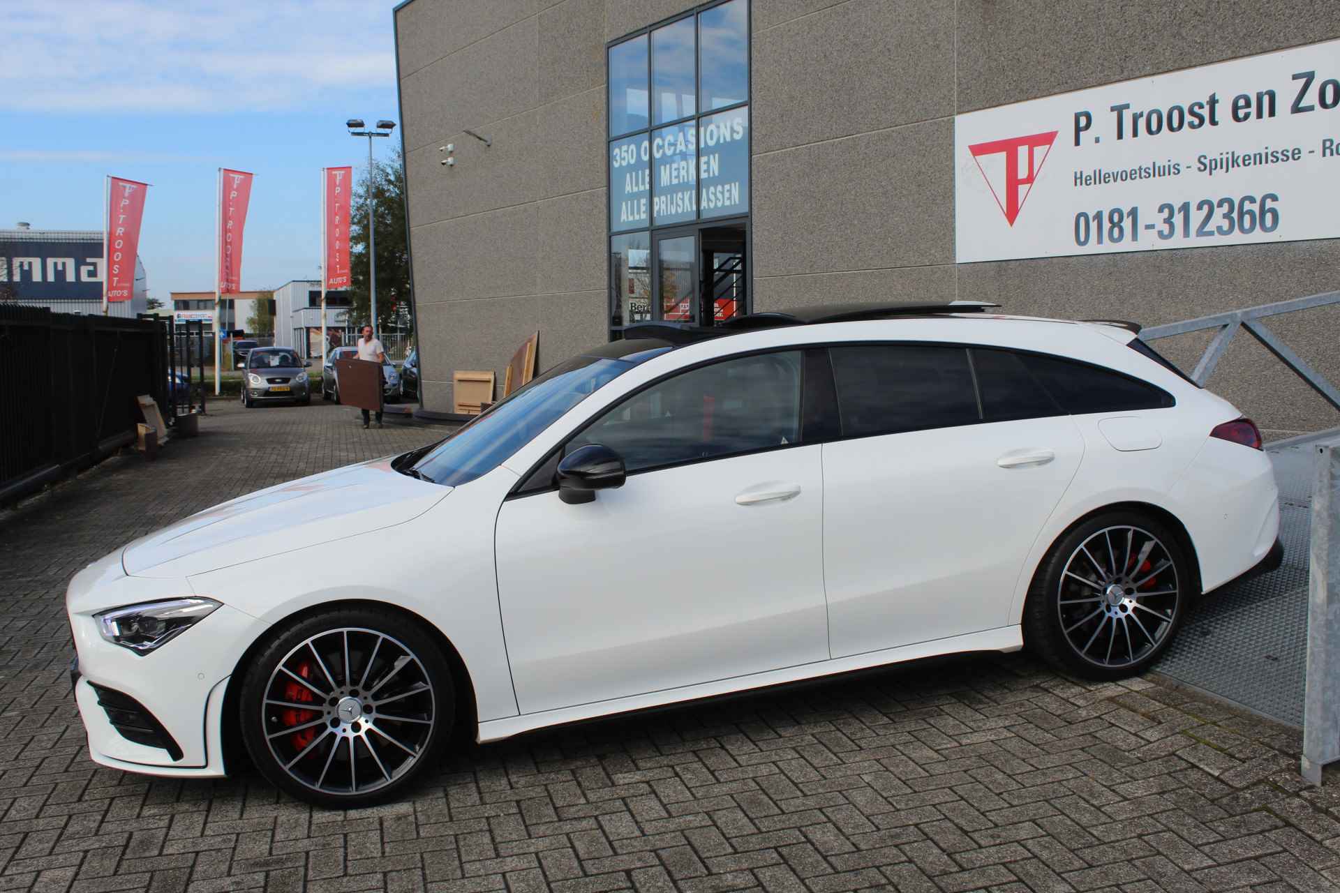 Mercedes-Benz CLA-Klasse Shooting Brake AMG 35 4MATIC Premium Panoramadak/Sfeerverlichting/Navigatie/Achteruitrijcamera/Apple carplay/Elektrische achterk - 4/27