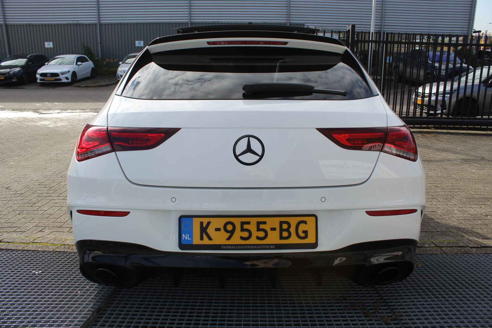 Mercedes-Benz CLA-Klasse Shooting Brake AMG 35 4MATIC Premium Panoramadak/Sfeerverlichting/Navigatie/Achteruitrijcamera/Apple carplay/Elektrische achterk - 10/27