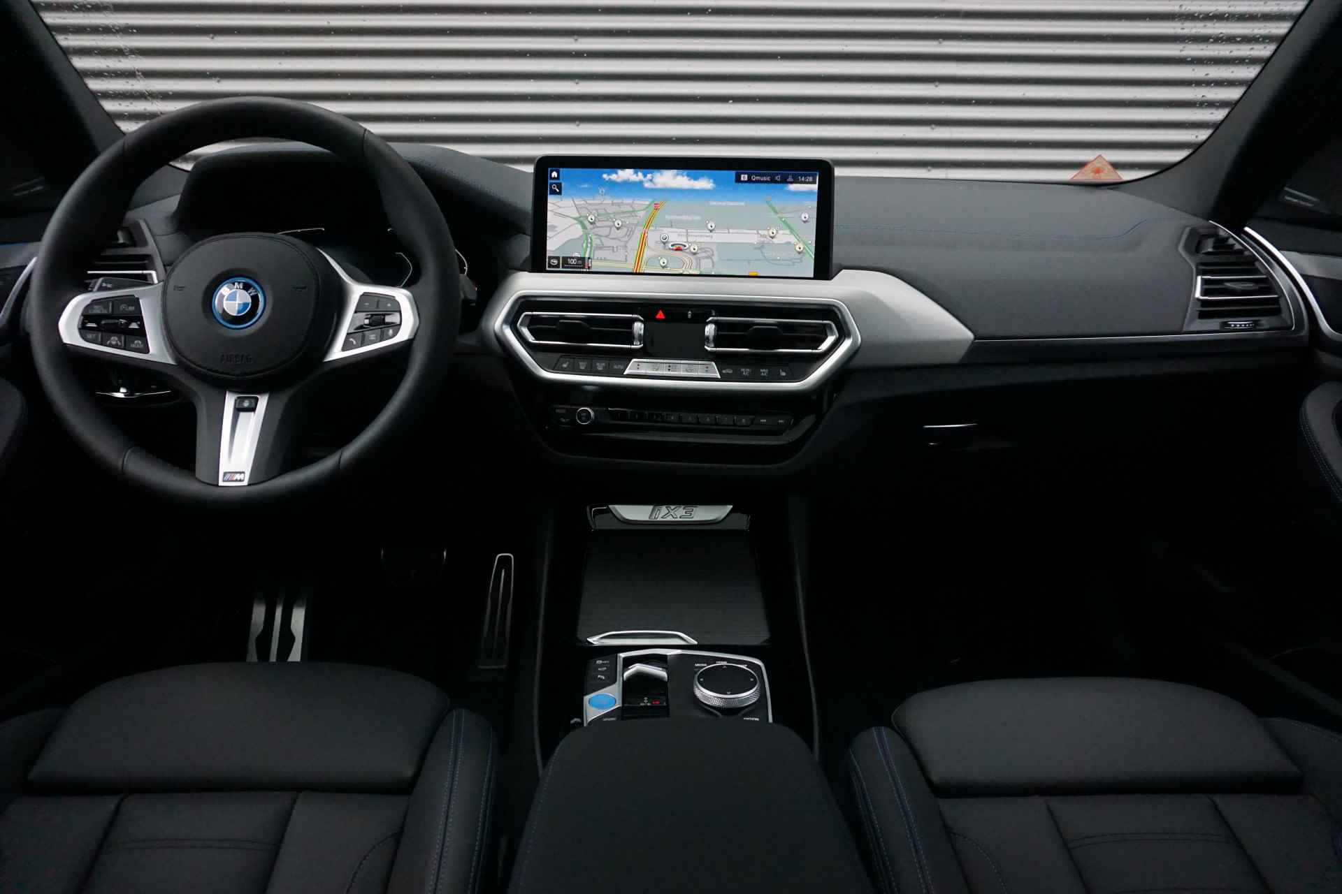 BMW iX3 High Executive M Sportpakket Harman Kardon / Panoramadak / 20" LMV / Head-Up Display / Driving Assistant Professional / Trekhaak - 9/39