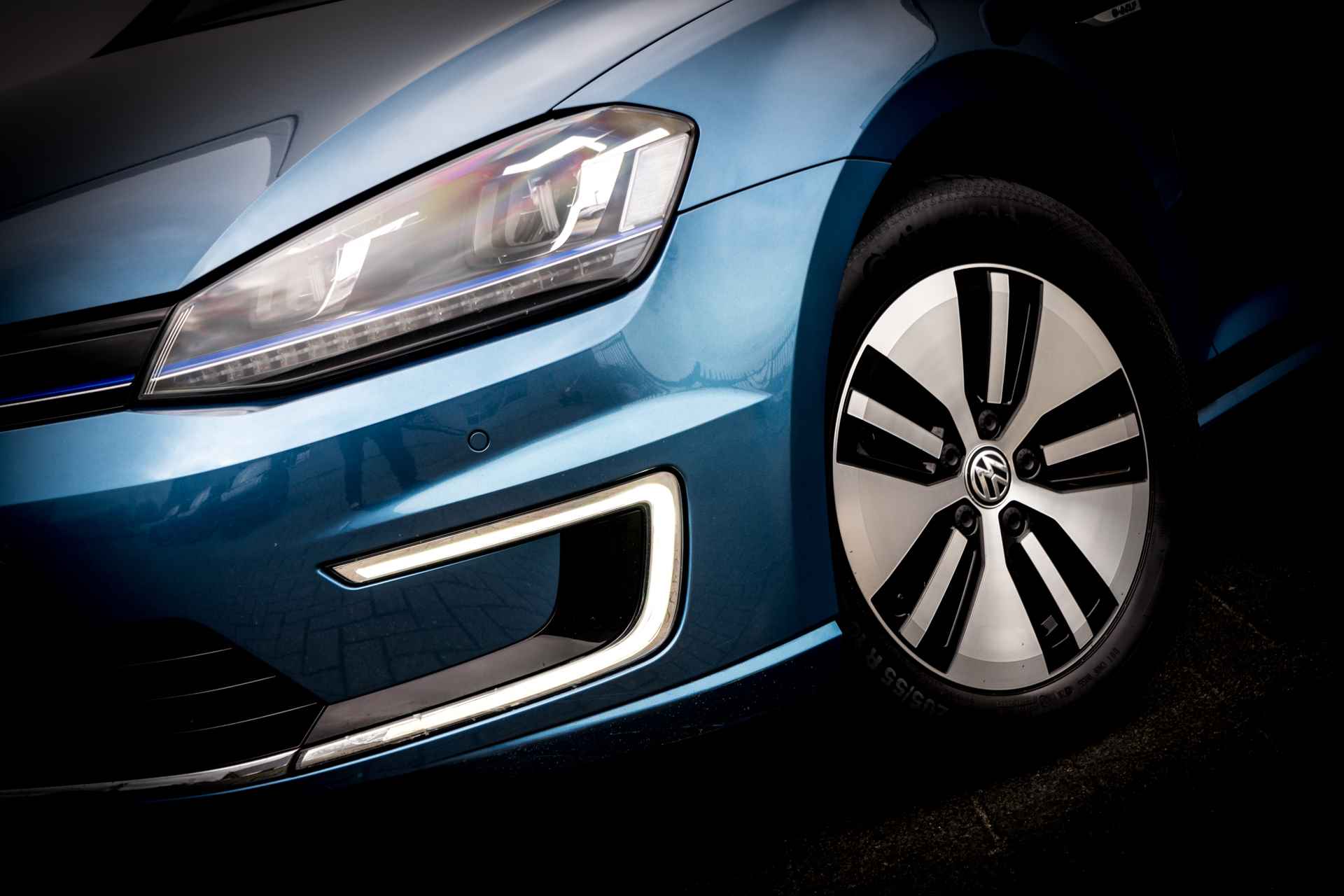 Volkswagen e-Golf e-Golf | 24 Kwh | LED | PDC | 2.000,- Subsidie | Navigatie | Climate Control - 9/38