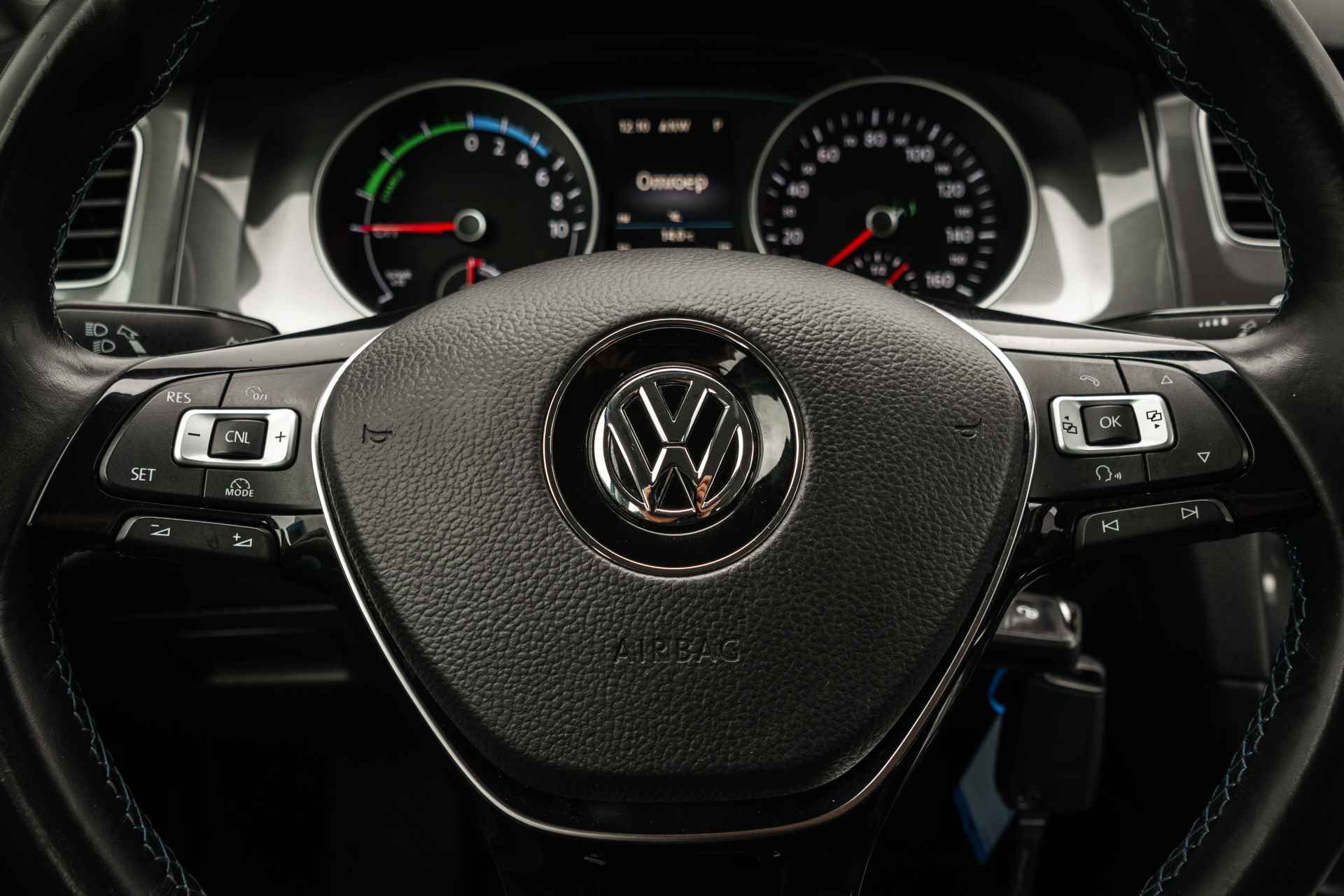 Volkswagen e-Golf e-Golf | 24 Kwh | LED | PDC | 2.000,- Subsidie | Navigatie | Climate Control - 15/38
