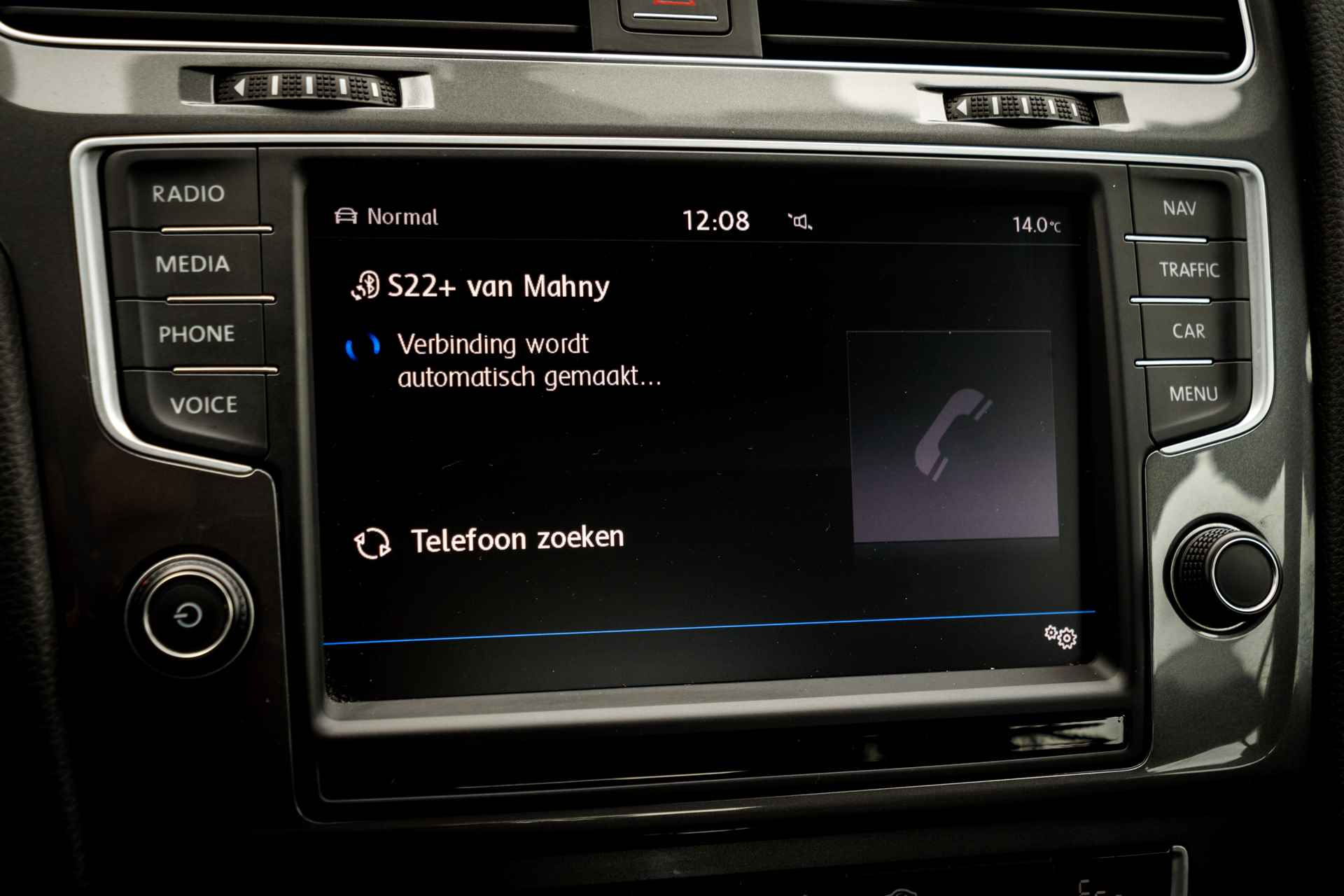 Volkswagen e-Golf e-Golf | 24 Kwh | LED | PDC | 2.000,- Subsidie | Navigatie | Climate Control - 30/38
