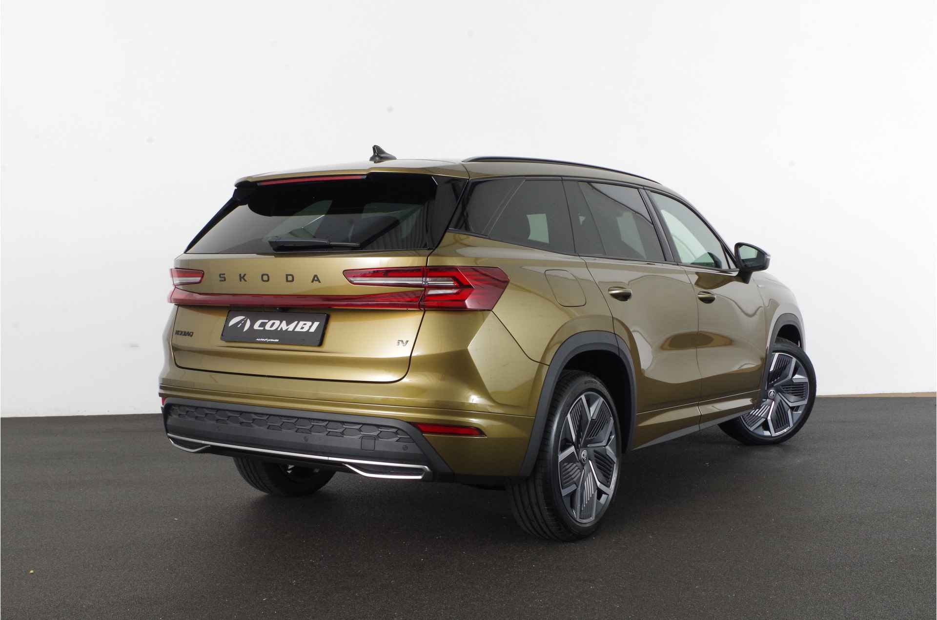 ŠKODA Kodiaq 1.5 TSI PHEV Sportline Business > Voorraad! | Trekhaak | 20 inch | Bronx Gold Metallic | 3606 | Lease ook mogelijk! - 11/35