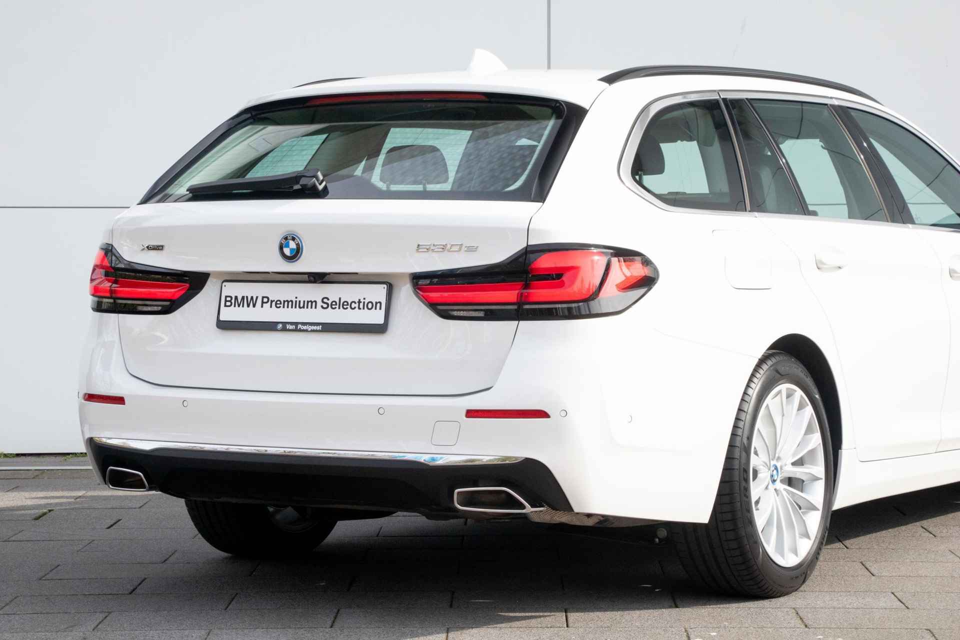 BMW 5 Serie Touring 530e xDrive High Executive | Luxury-Line | Driving Assistant Professional - 33/34