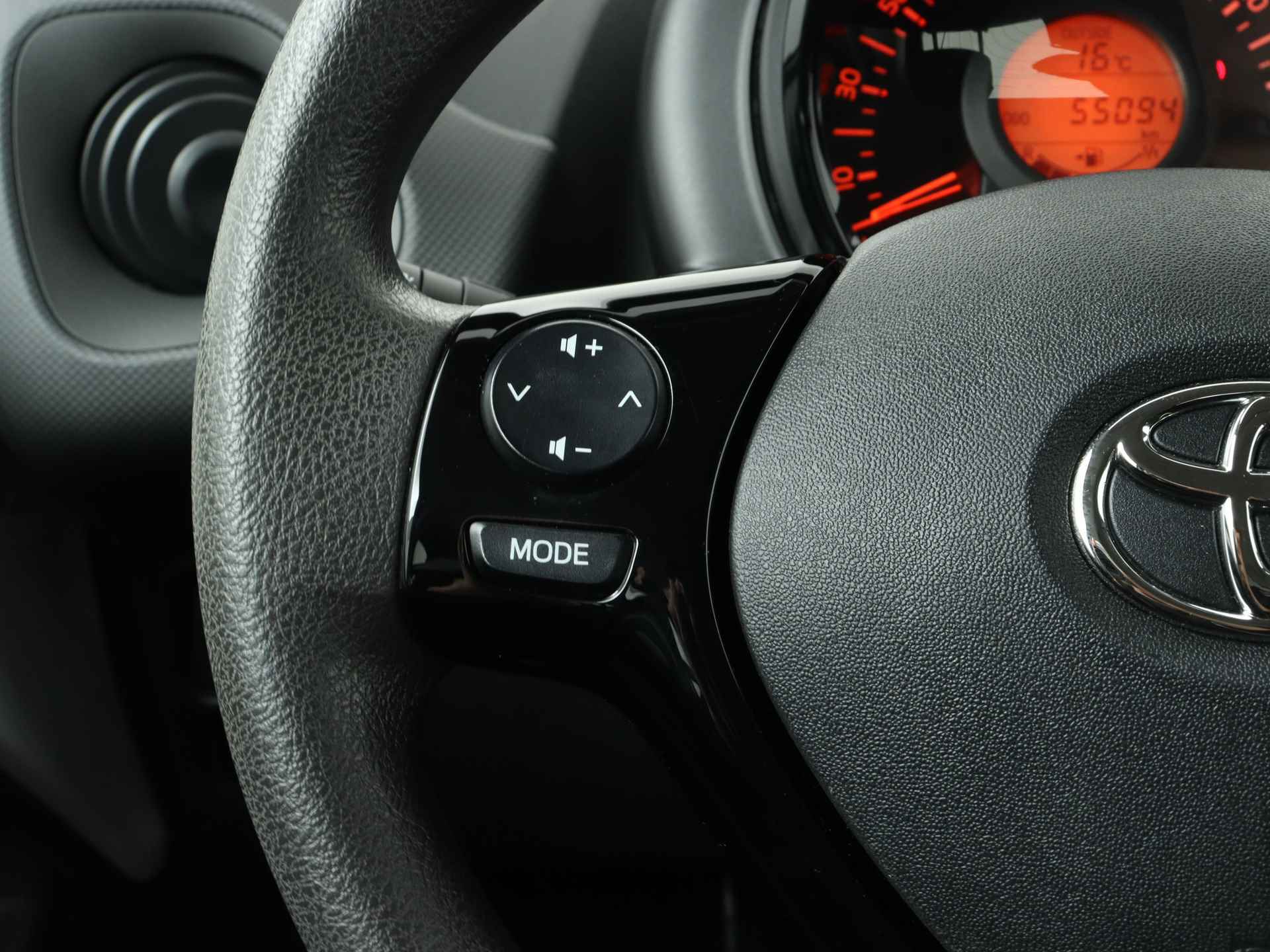 Toyota Aygo 1.0 VVT-i x-fun | Radio | Airco | - 21/40