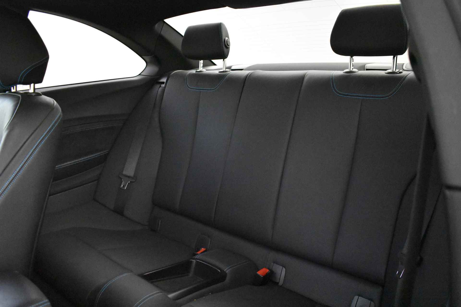 BMW 2 Serie Coupé M2 DCT High Executive Automaat / Achteruitrijcamera / Sportstoelen / Comfort Access / Harman-Kardon / Stoelverwarming / Navigatie Professional - 16/56