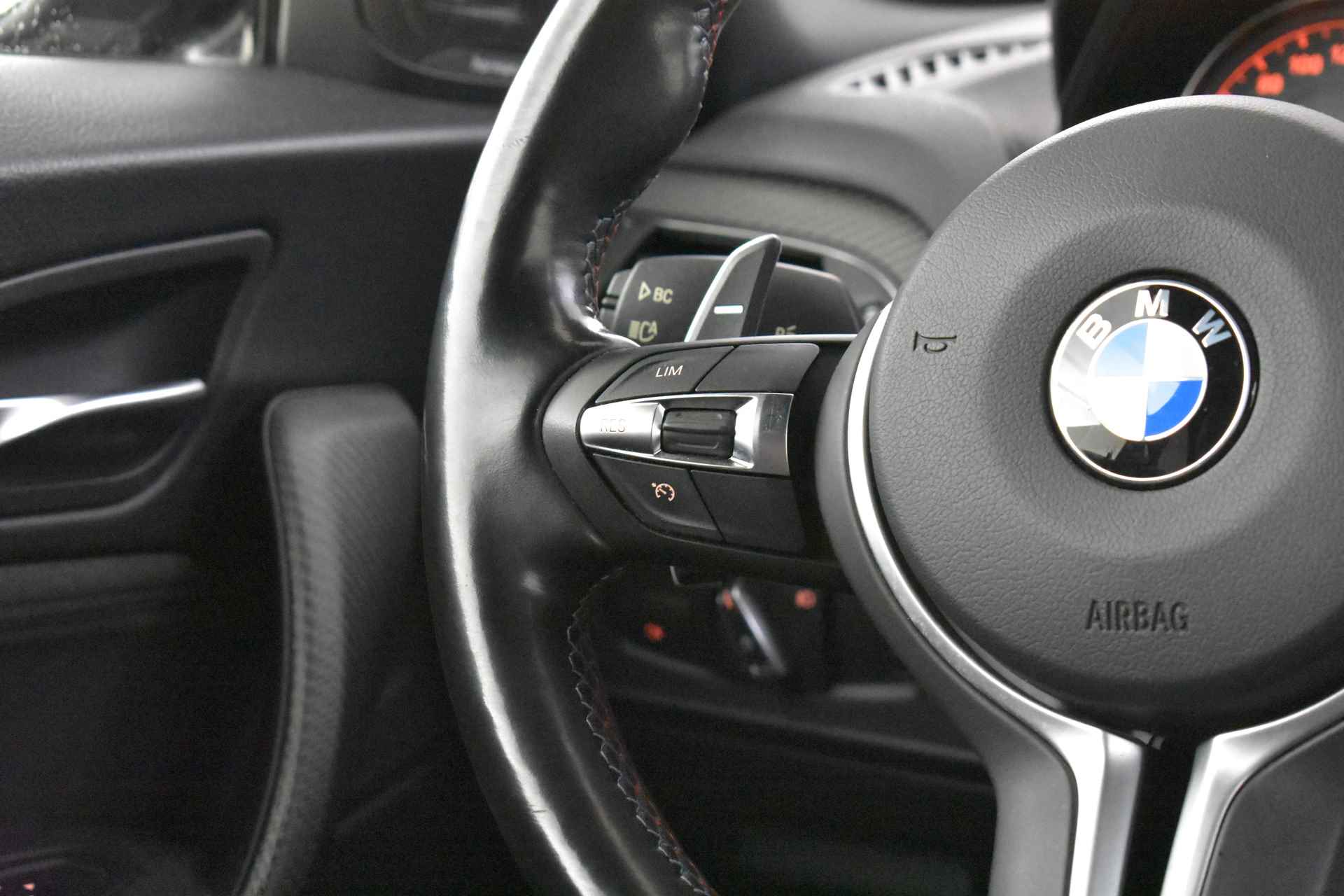 BMW 2 Serie Coupé M2 DCT High Executive Automaat / Achteruitrijcamera / Sportstoelen / Comfort Access / Harman-Kardon / Stoelverwarming / Navigatie Professional - 18/56