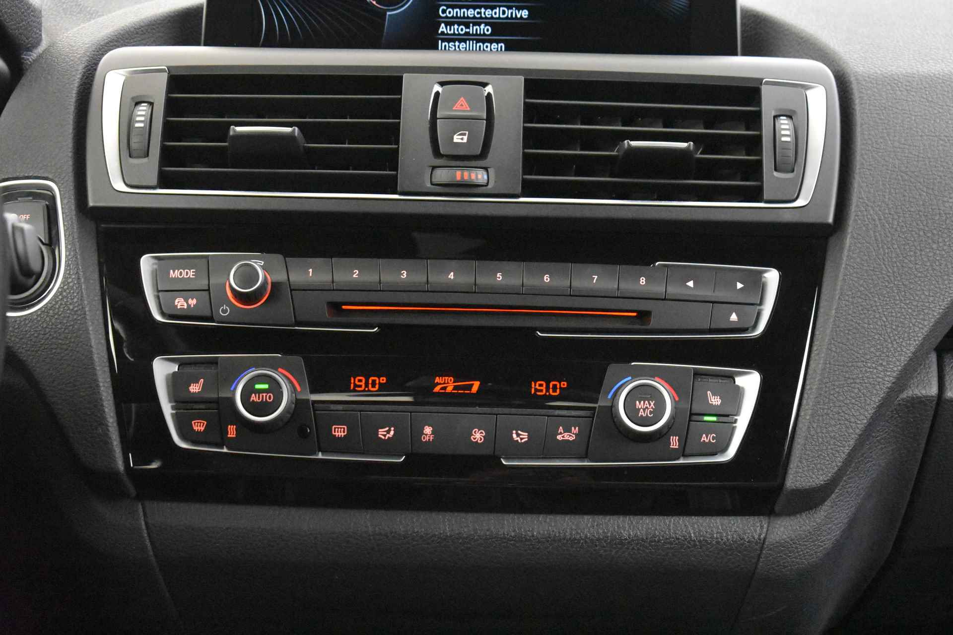 BMW 2 Serie Coupé M2 DCT High Executive Automaat / Achteruitrijcamera / Sportstoelen / Comfort Access / Harman-Kardon / Stoelverwarming / Navigatie Professional - 22/56