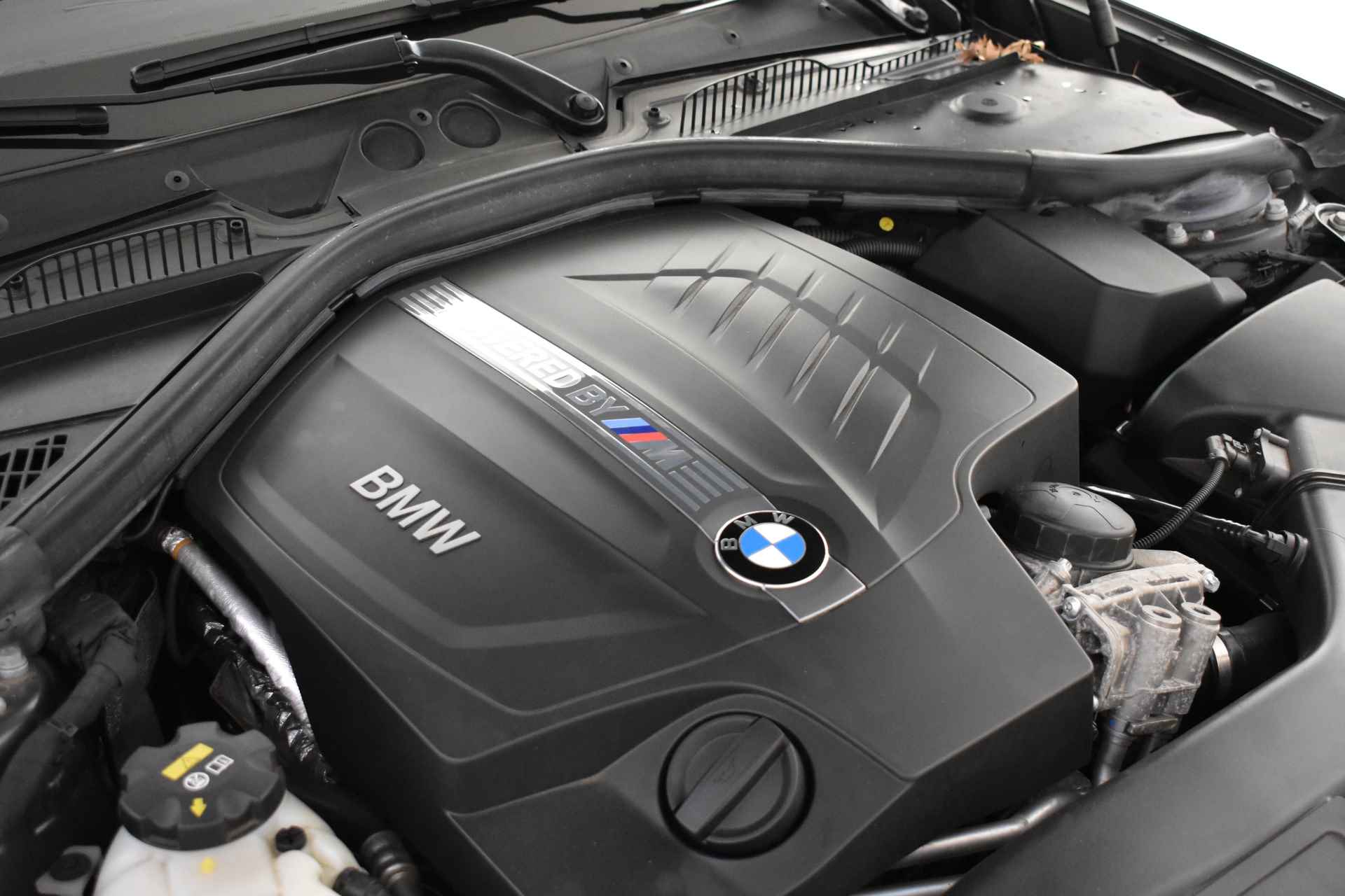 BMW 2 Serie Coupé M2 DCT High Executive Automaat / Achteruitrijcamera / Sportstoelen / Comfort Access / Harman-Kardon / Stoelverwarming / Navigatie Professional - 46/56