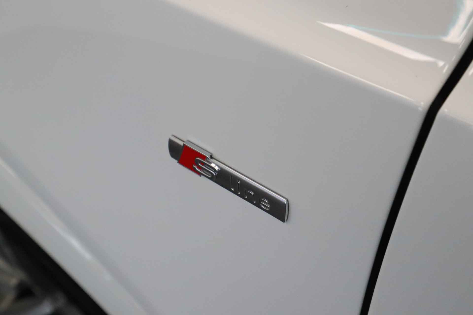 Audi Q3 1.4 TFSI CoD Design Pro Line Plus 19 Inch lmv , Automaat , Alcantara /leder interieur. - 6/21