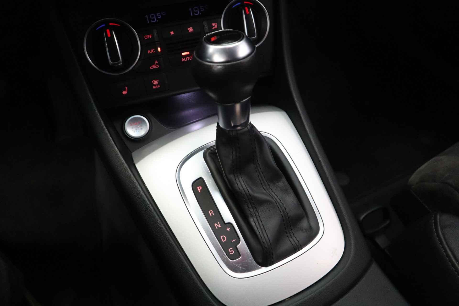 Audi Q3 1.4 TFSI CoD Design Pro Line Plus 19 Inch lmv , Automaat , Alcantara /leder interieur. - 17/21