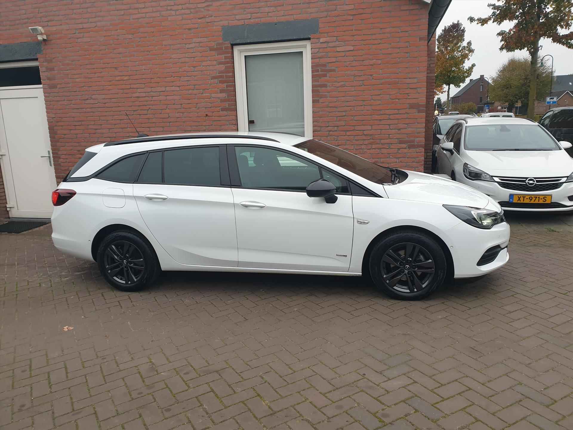 OPEL Astra Sports Tourer 1.2 Turbo 110pk Start/Stop Design&amp;Tech - 2/29