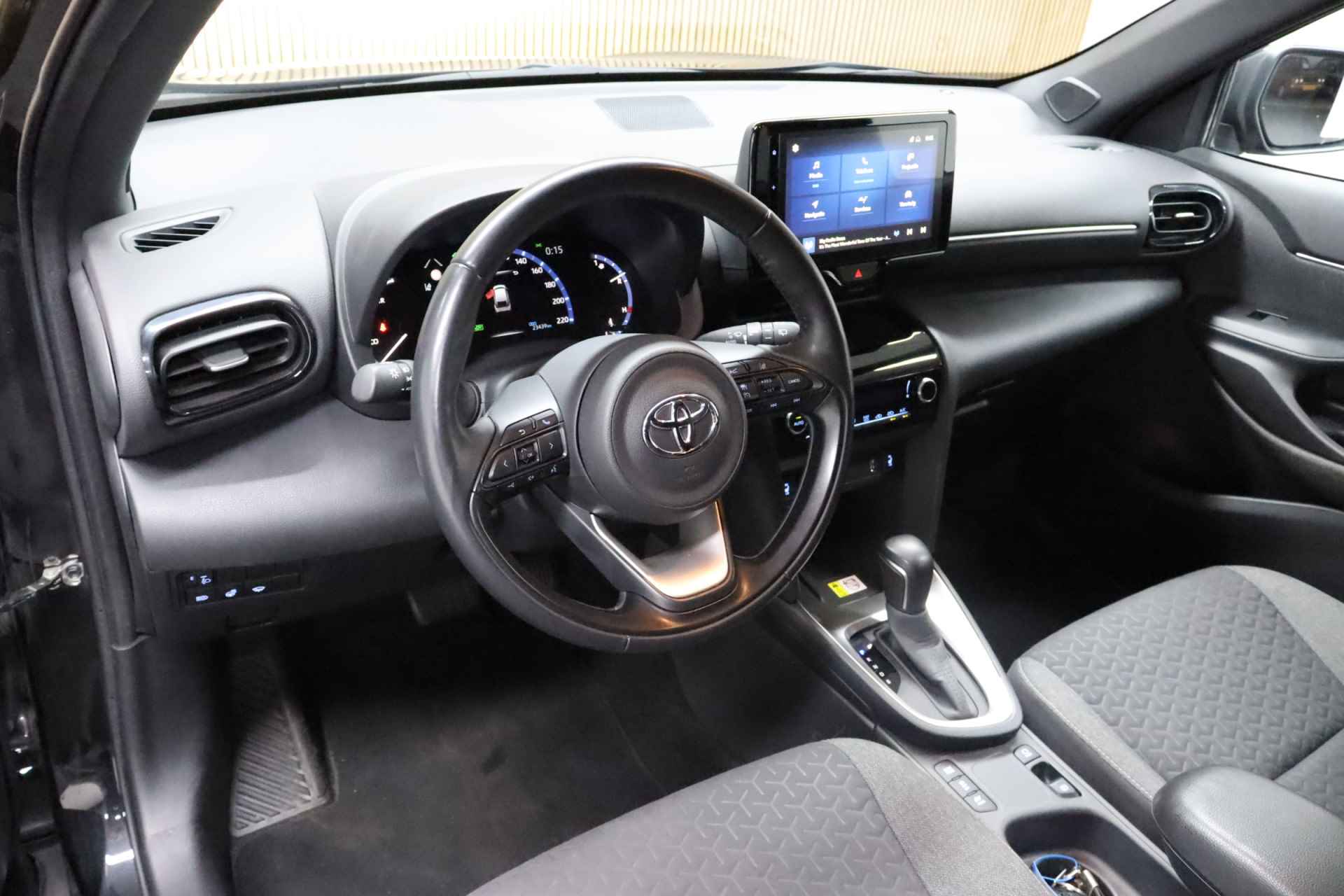 Toyota Yaris Cross 1.5 Hybrid First Edition | Navigatie | Winterpakket | Camera | Adaptive Cruise - 14/32