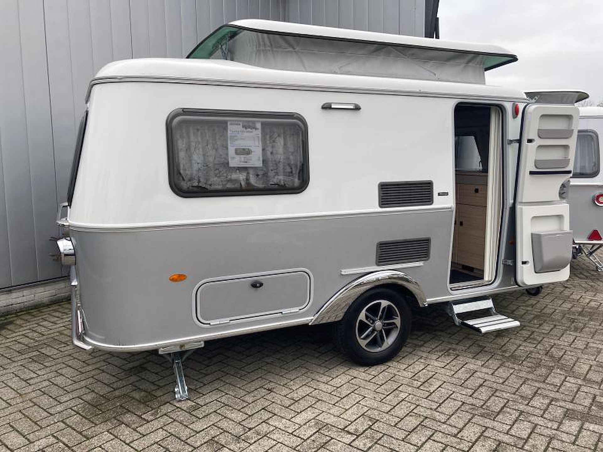 Eriba Touring 420 Urban € 2.500,- voordeel - 9/9