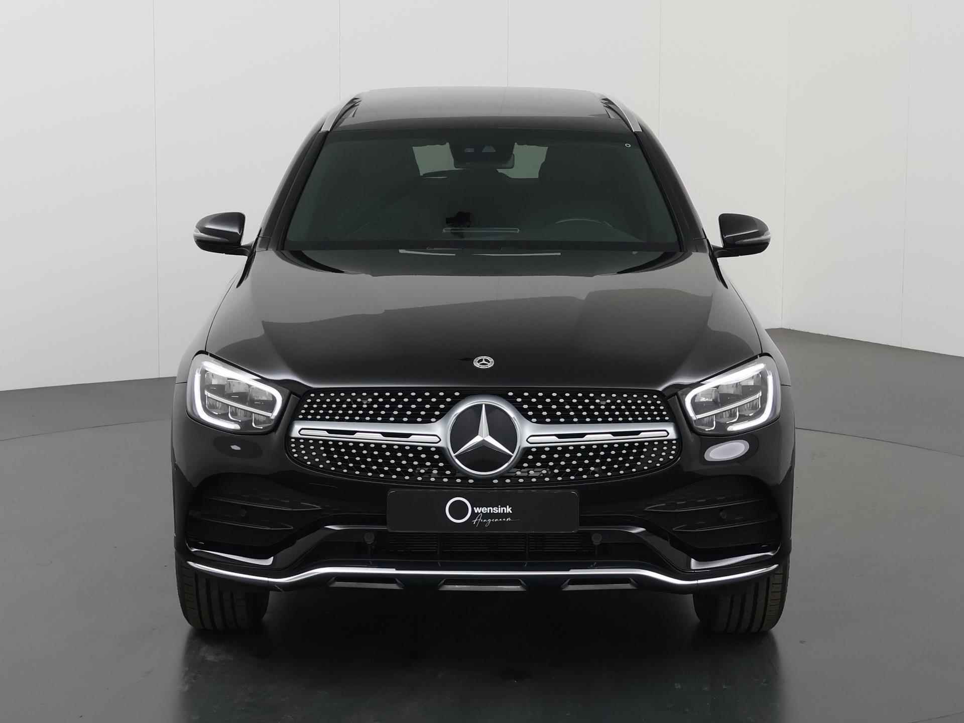 Mercedes-Benz GLC-klasse 300e 4MATIC Premium AMG | Panoramadak | Trekhaak | Digitaal Dashboard | Dodehoekassistent | Achteruitrijcamera | Elektr. achterklep | sfeerverlichting | - 3/49