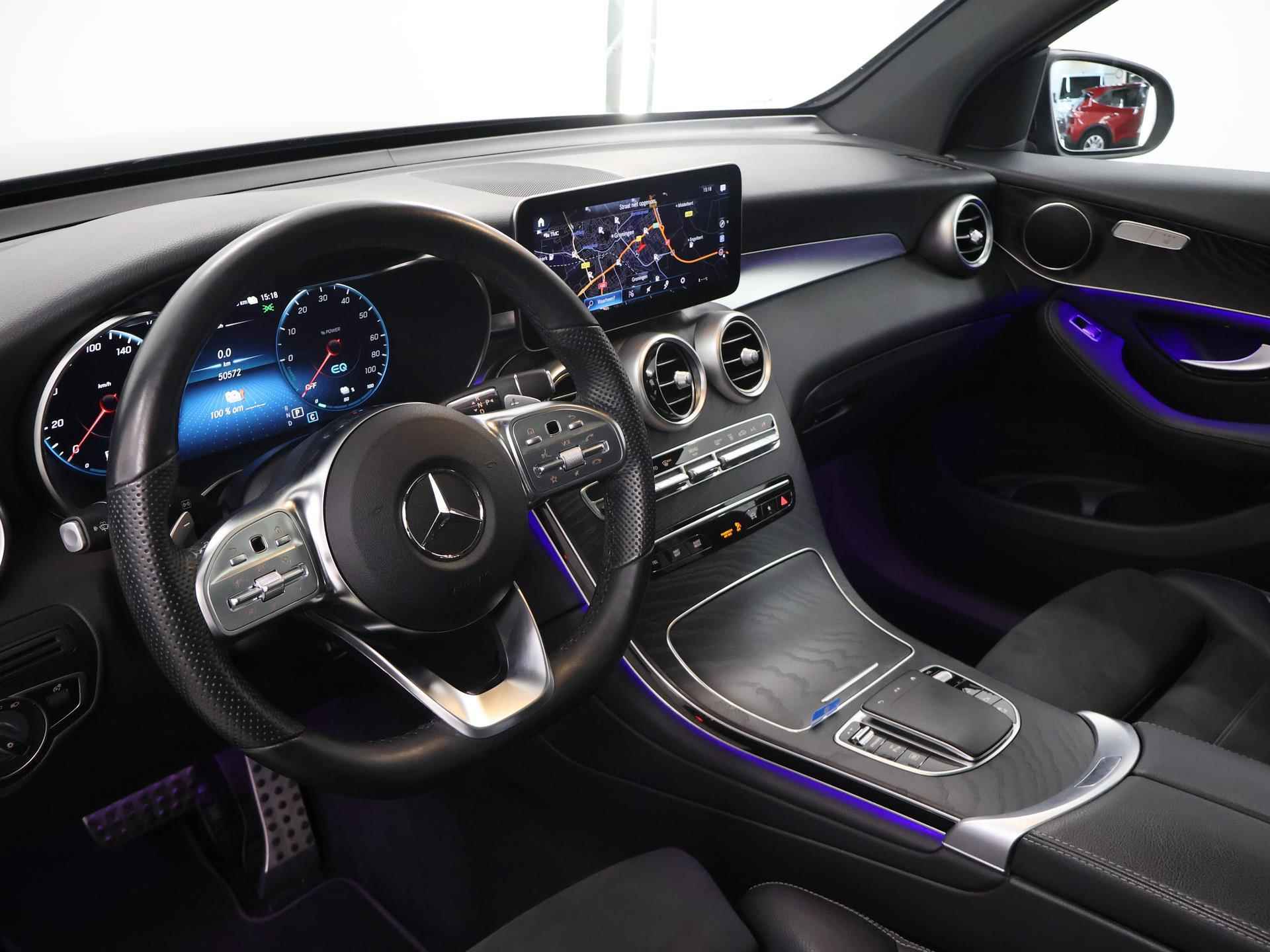 Mercedes-Benz GLC-klasse 300e 4MATIC Premium AMG | Panoramadak | Trekhaak | Digitaal Dashboard | Dodehoekassistent | Achteruitrijcamera | Elektr. achterklep | sfeerverlichting | - 8/49