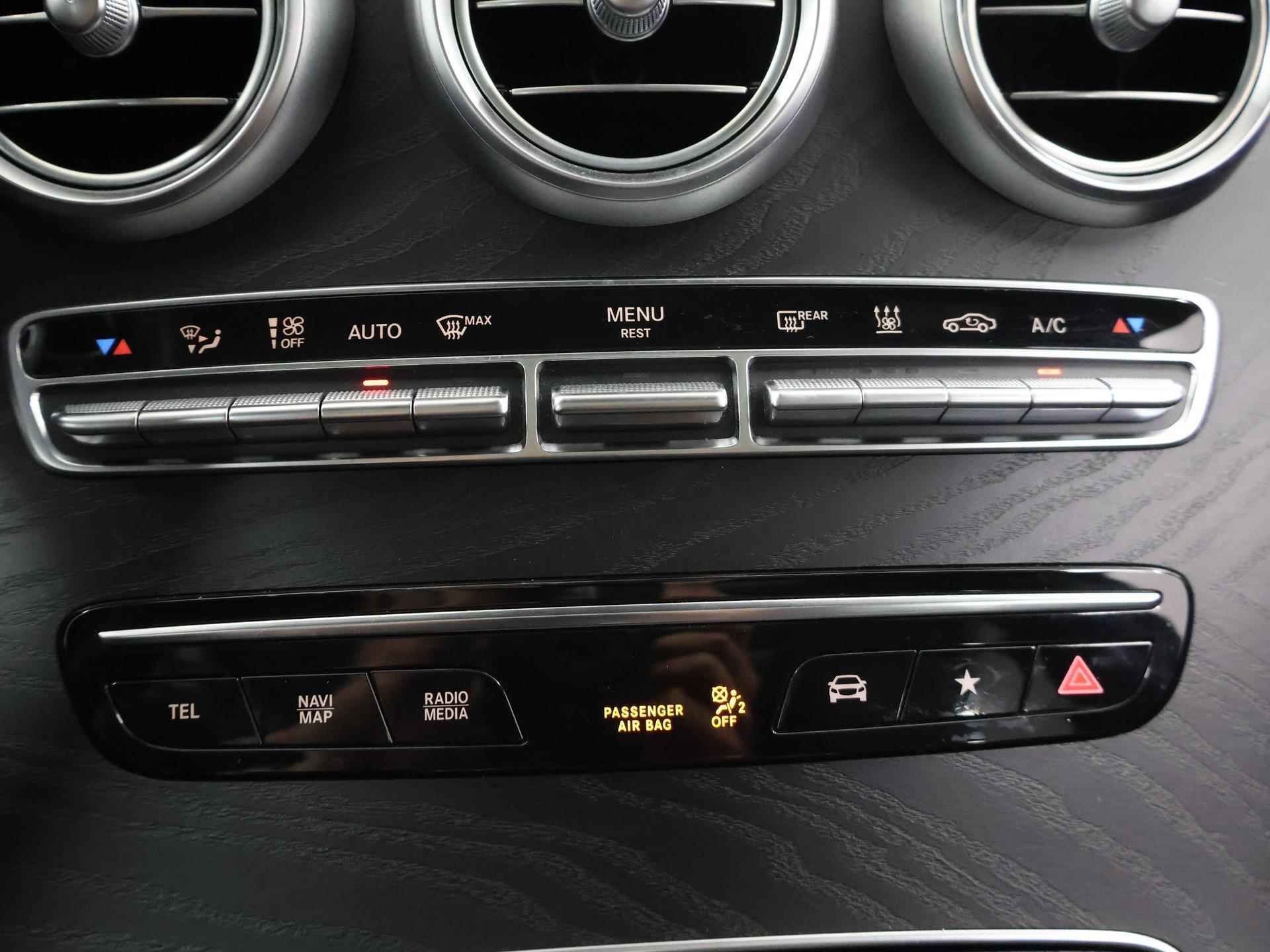 Mercedes-Benz GLC-klasse 300e 4MATIC Premium AMG | Panoramadak | Trekhaak | Digitaal Dashboard | Dodehoekassistent | Achteruitrijcamera | Elektr. achterklep | sfeerverlichting | - 28/49