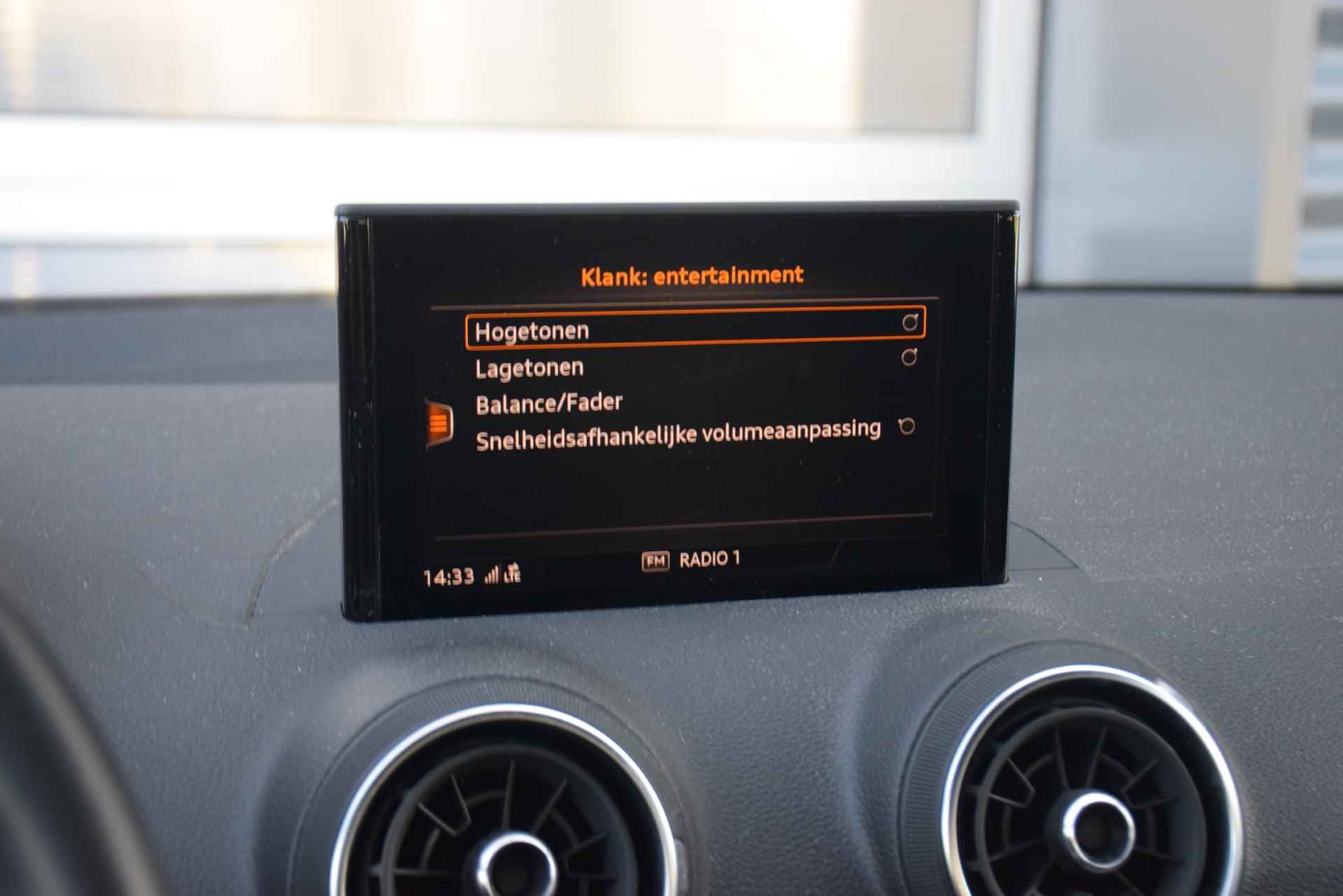 Audi Q2 30 TFSI 116pk Epic | Navigatie | Apple Carplay/Android Auto | Parkeersensor Achter - 33/35