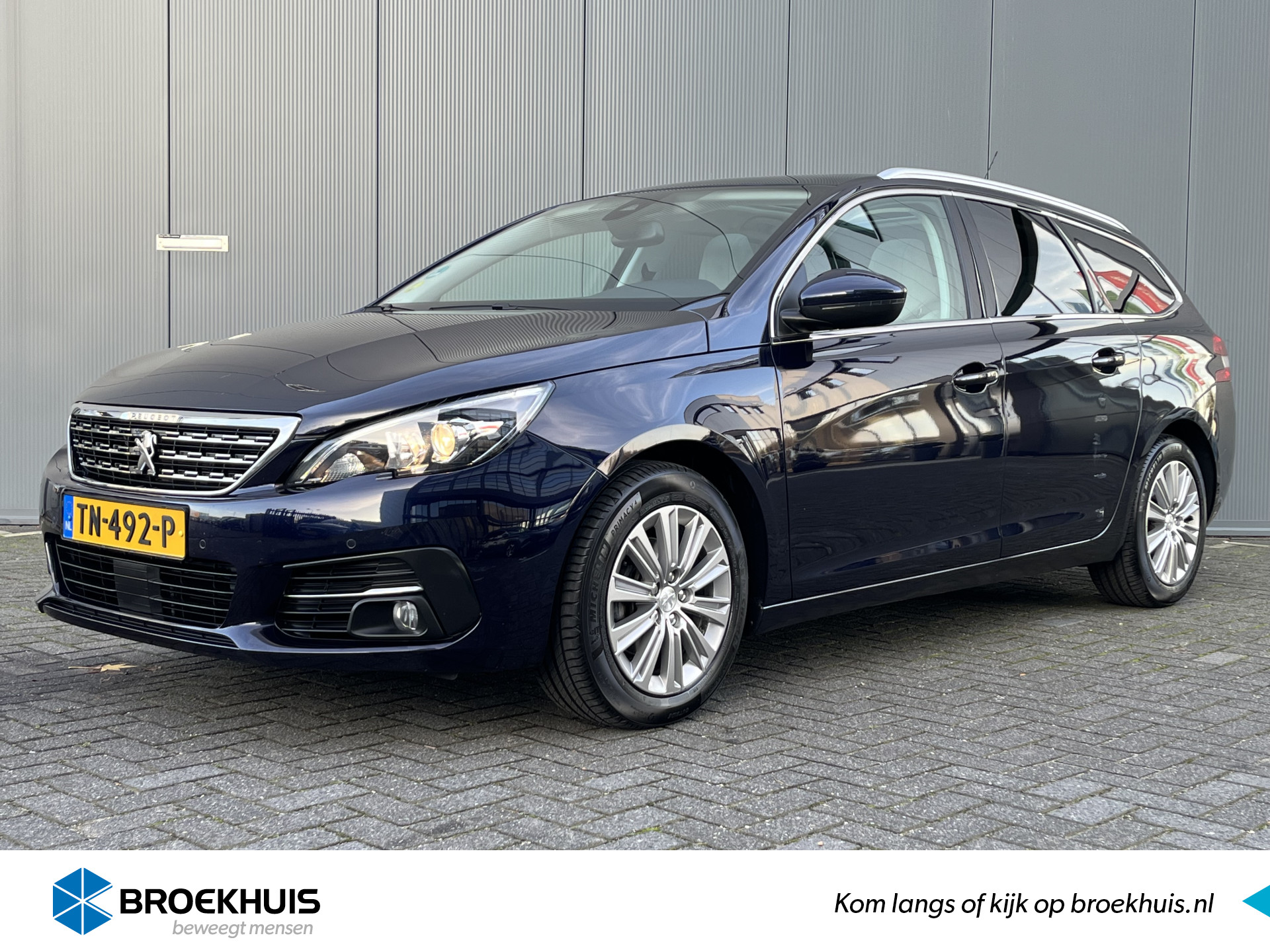 Peugeot 308 1.5 HDi 130pk Automaat Premium | Adaptive cruise controle | Panoramadak | Premium Audio | Navigatie | Camera | Parkeersensoren v