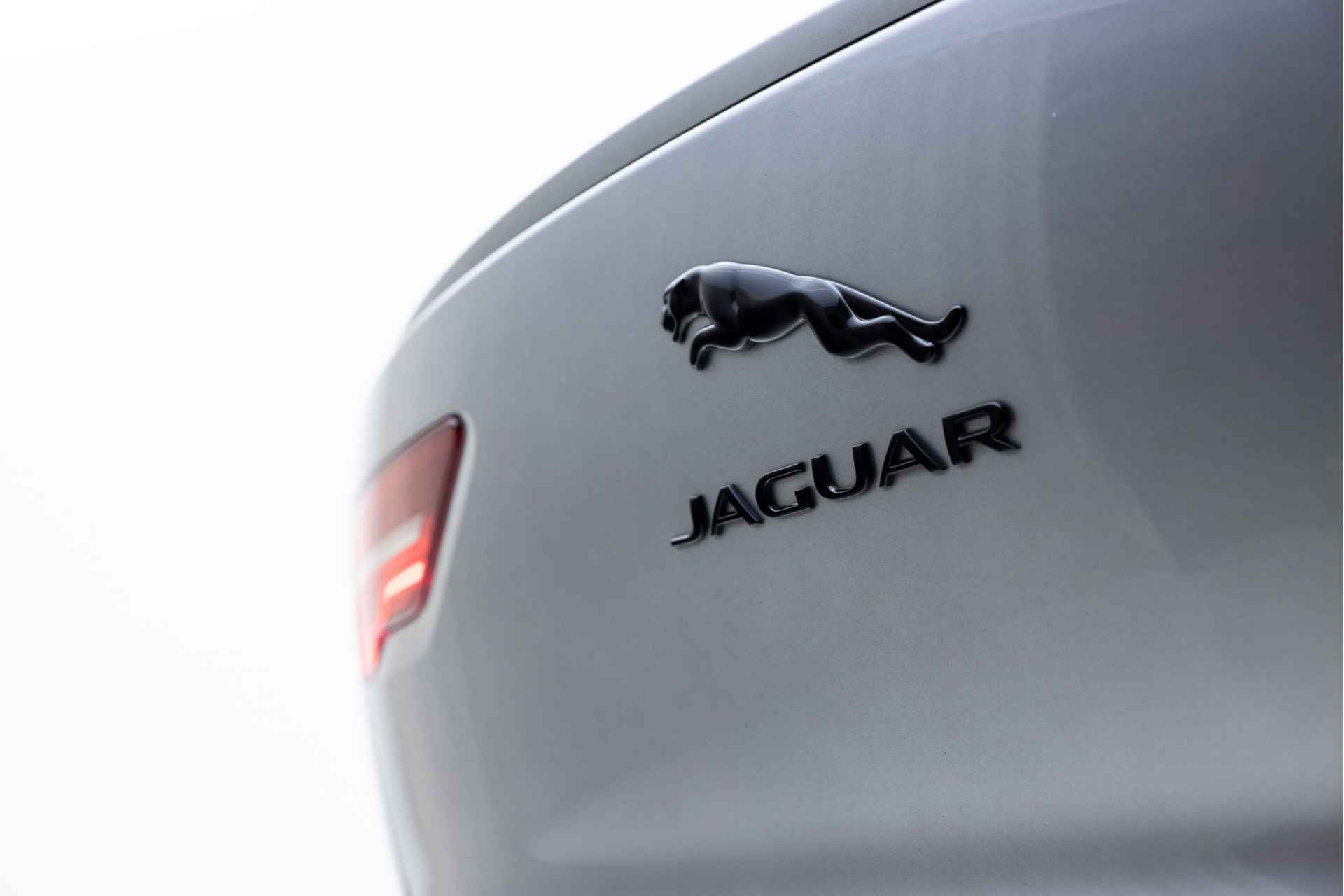 Jaguar I-PACE EV320 S Bus Pack AWD | 3-Fase laden | 8% Bijtelling | 360gr camera | Leder - 19/37