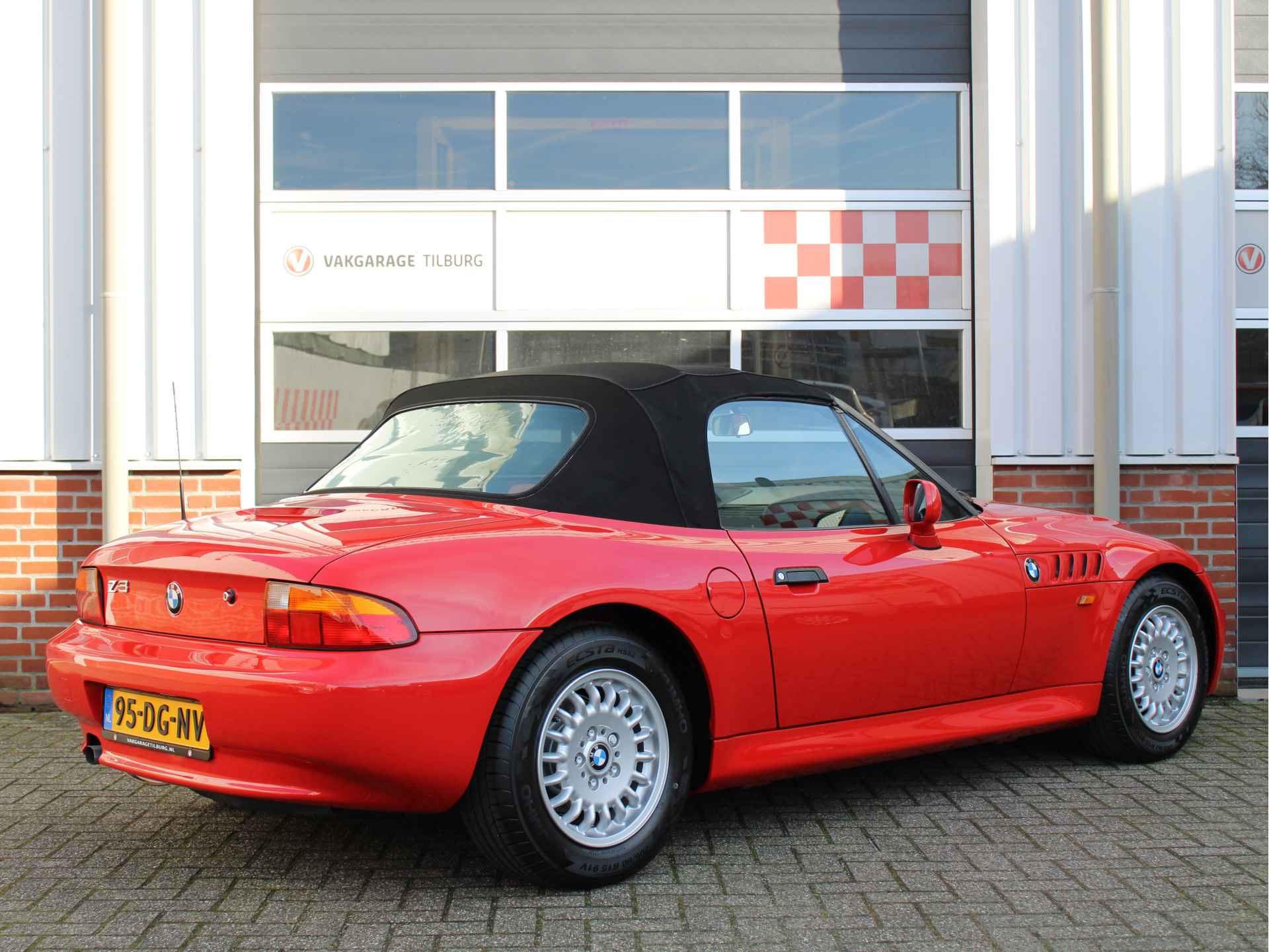 BMW Z3 Roadster 1.9 16V 140PK /Leder/15'LM/Elek. stoelen/Elek. ramen/Windscherm/Stuurbekrachtiging/Youngtimer!/Onderhoudshistorie! - 31/50