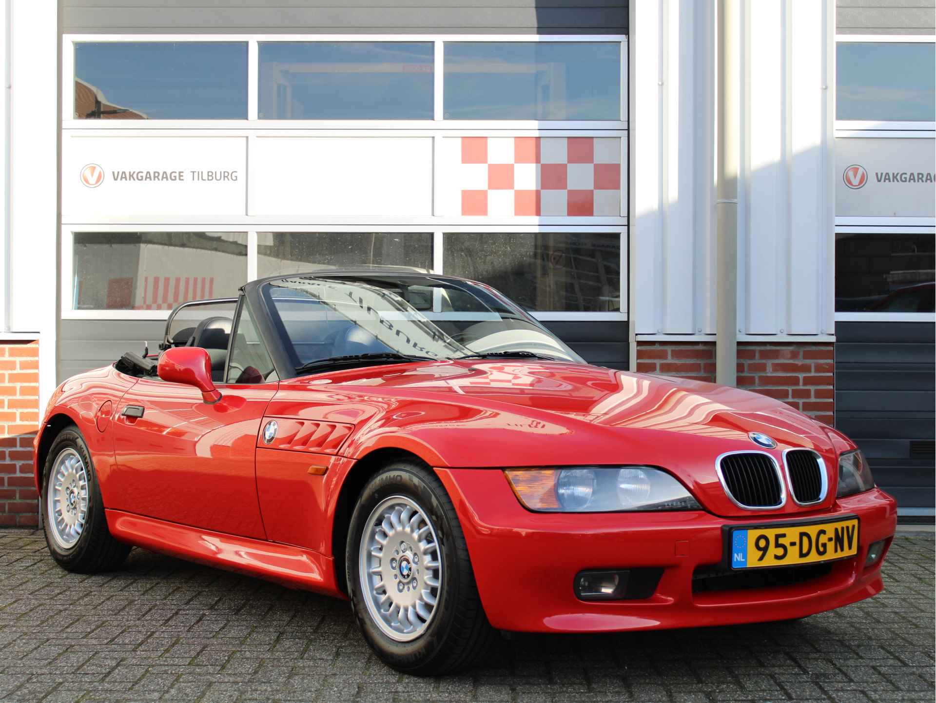 BMW Z3 Roadster 1.9 16V 140PK /Leder/15'LM/Elek. stoelen/Elek. ramen/Windscherm/Stuurbekrachtiging/Youngtimer!/Onderhoudshistorie! - 32/50