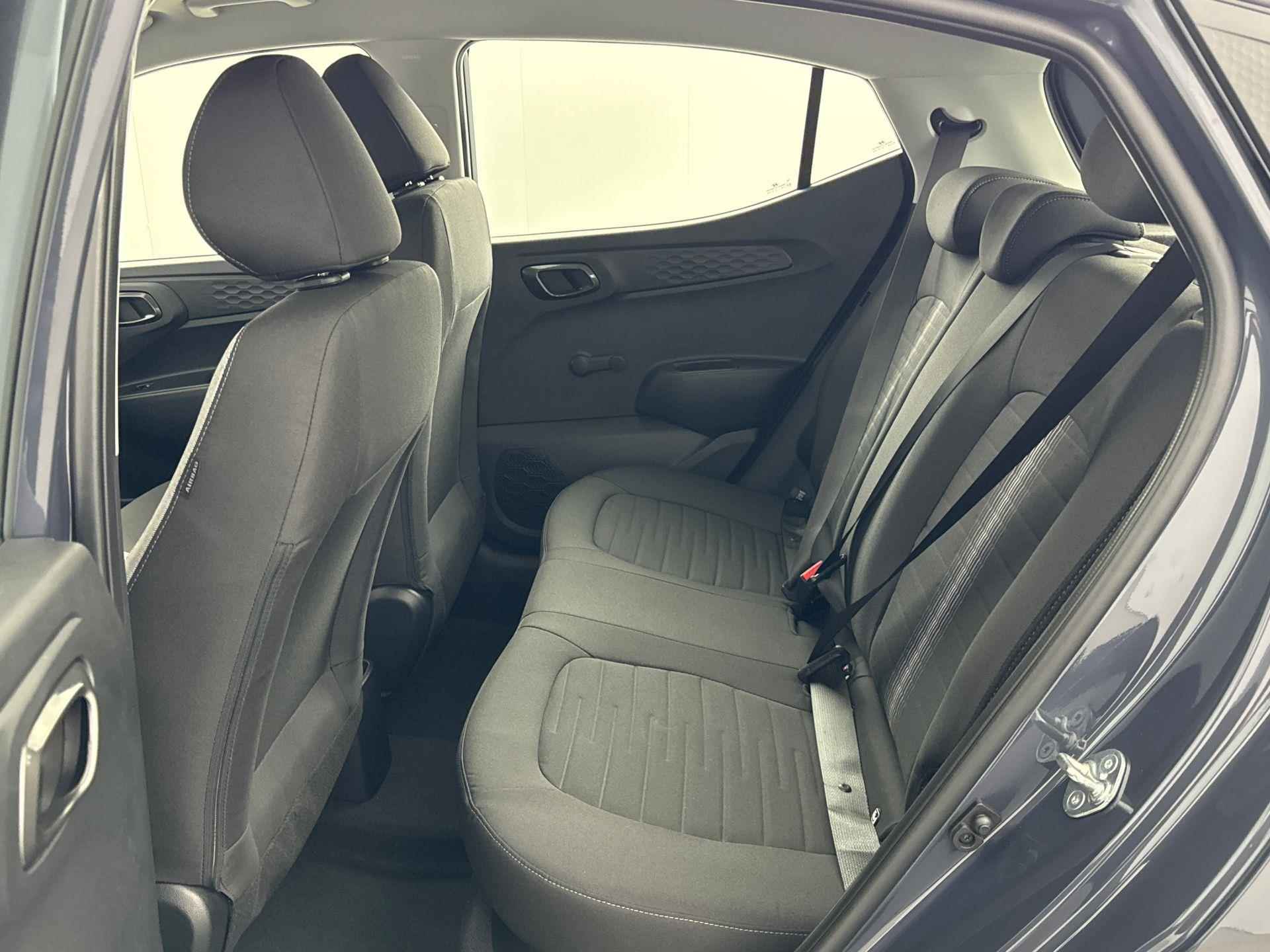 Hyundai i10 1.0 Comfort Smart 5-zits Aut. | Incl. €1000,- Voorraadactie! | Navigatie | Camera | Apple Carplay | Android Auto | Cruise control | Airco | - 12/33