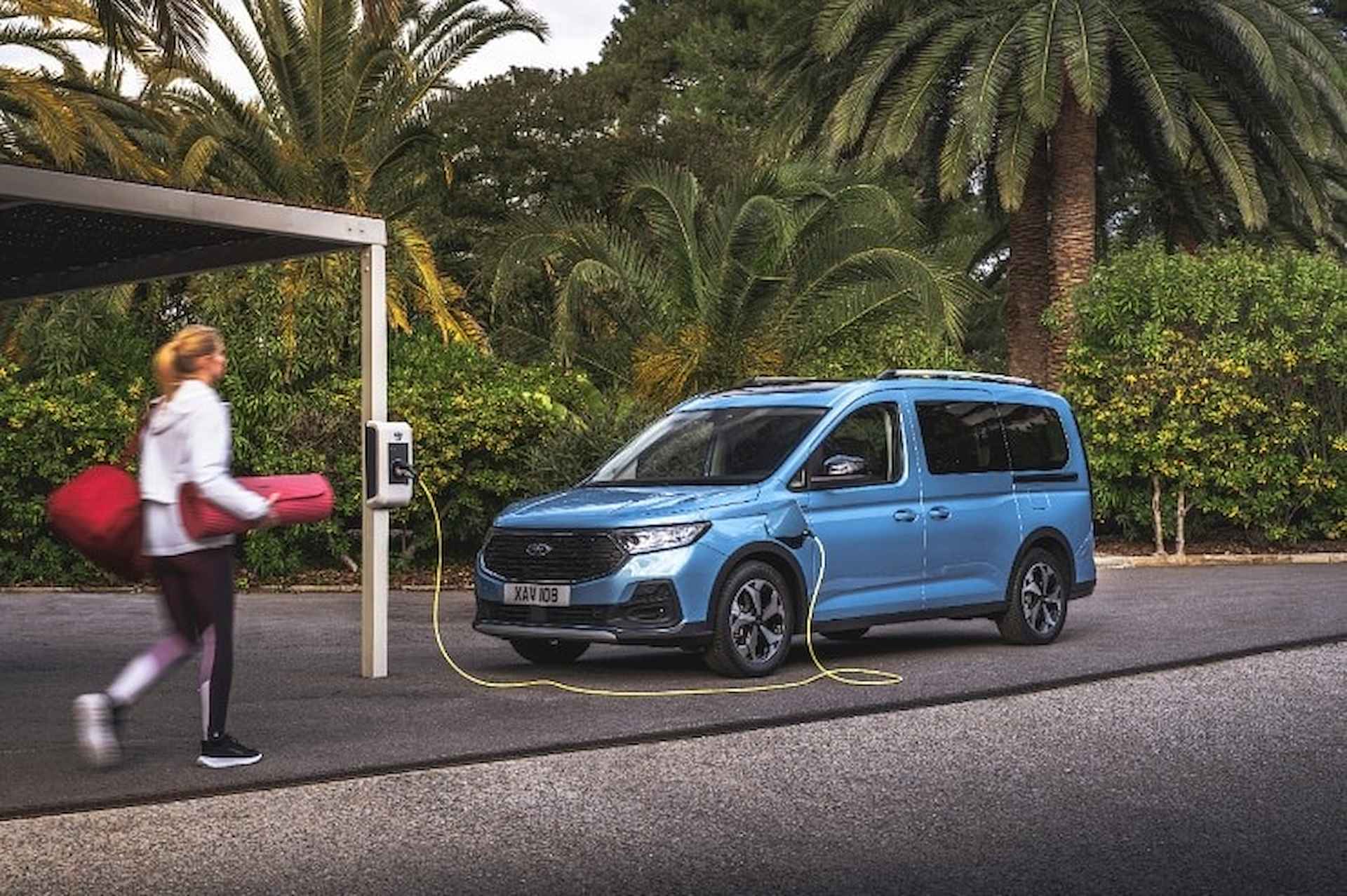 Ford Tourneo Connect Plug In Hybrid | Nieuw samen te stellen | Vanaf prijs - 9/20