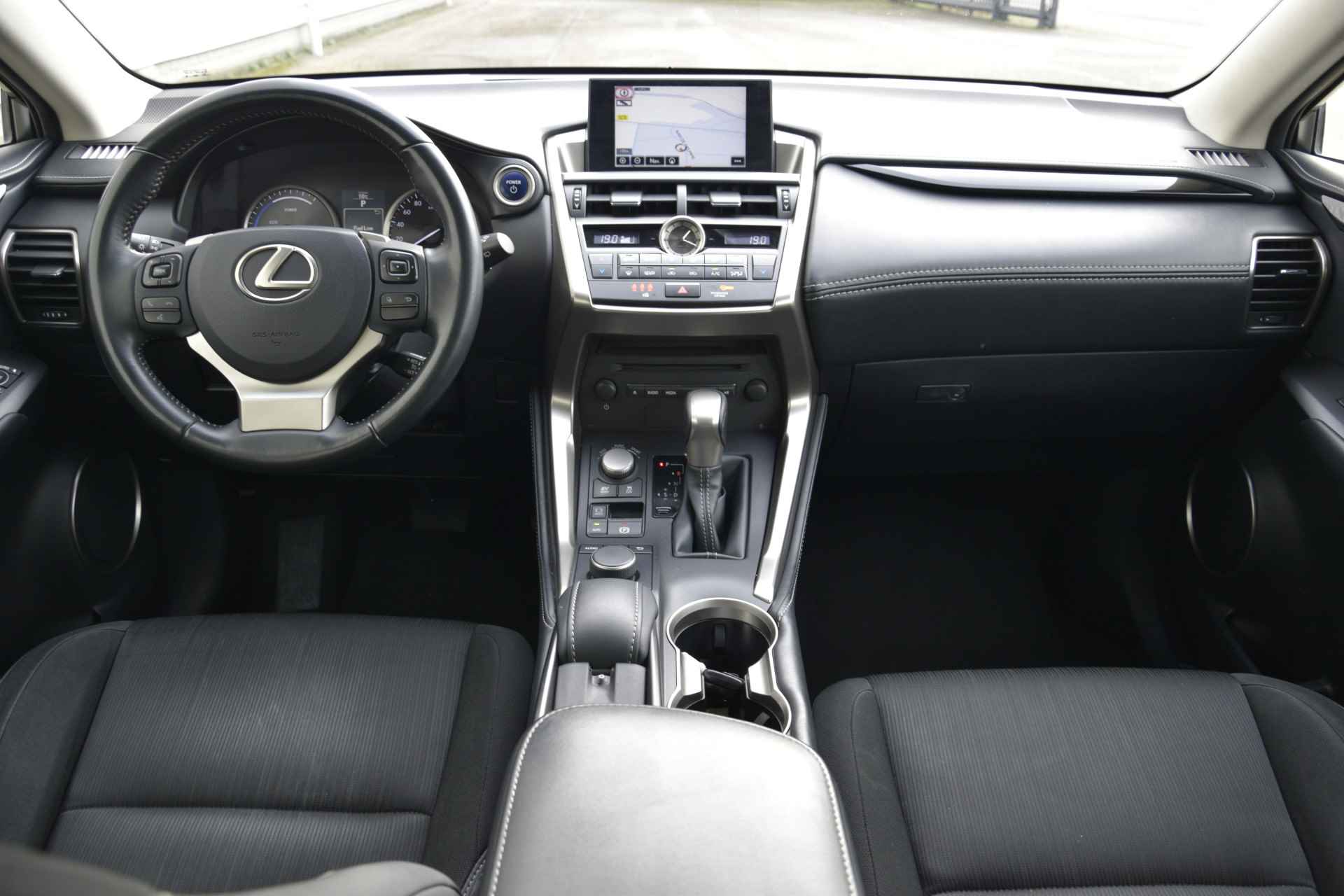 Lexus NX 300h AWD Business Line Pro Automaat | Keyless Entry | Navigatie | Parkeersensoren | Cruise Control | Climate Control | - 4/32