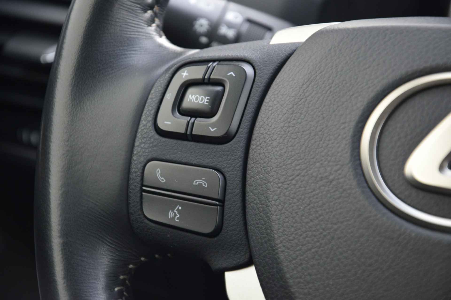 Lexus NX 300h AWD Business Line Pro Automaat | Keyless Entry | Navigatie | Parkeersensoren | Cruise Control | Climate Control | - 20/32