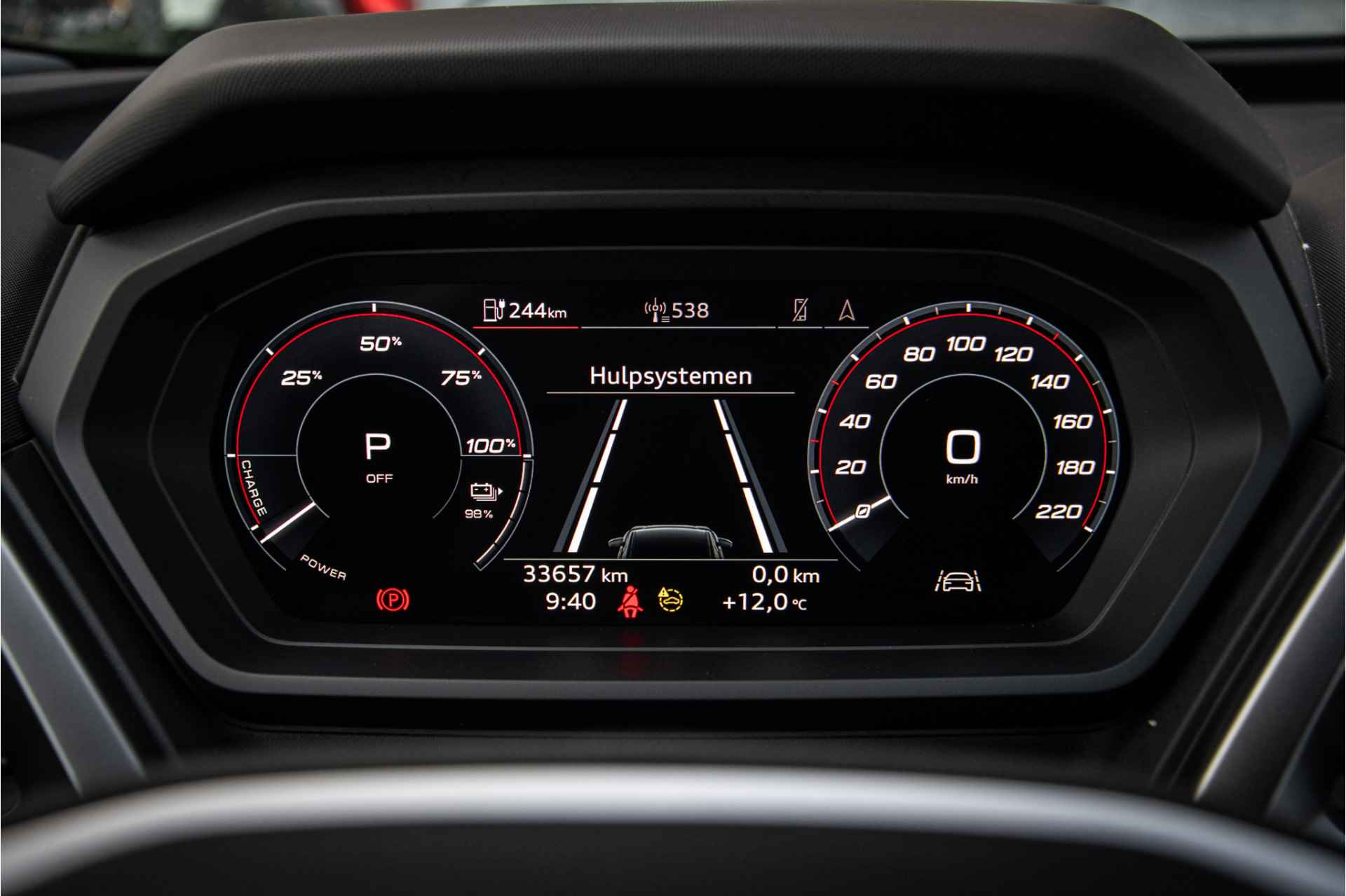 Audi Q4 e-tron 35 Launch edition Advanced Plus 55 kWh - Panodak - Leder - 21inch Rijbereik WLTP 353km - 12% bijtelling! - 4/74
