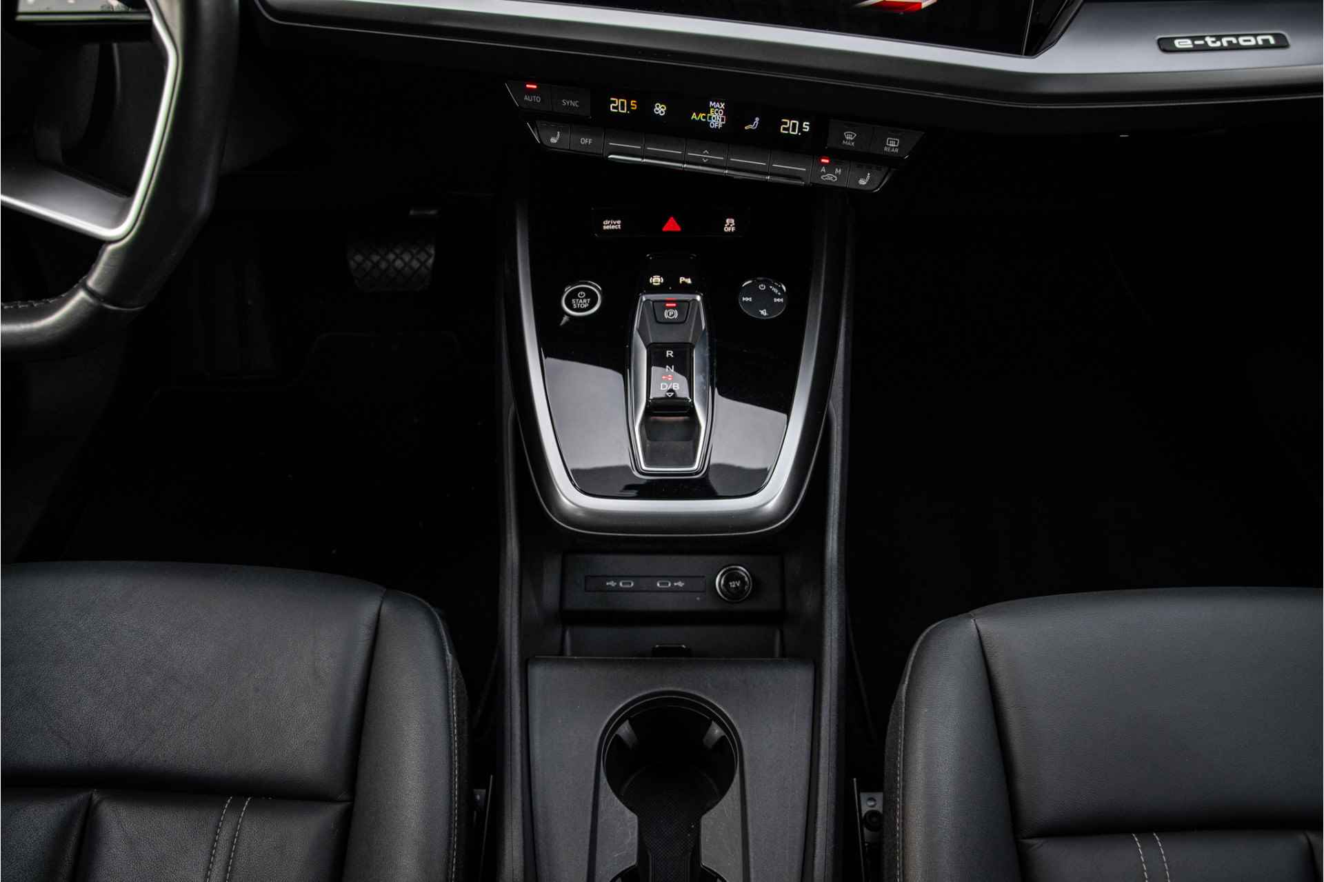 Audi Q4 e-tron 35 Launch edition Advanced Plus 55 kWh - Panodak - Leder - 21inch Rijbereik WLTP 353km - 12% bijtelling! - 51/74