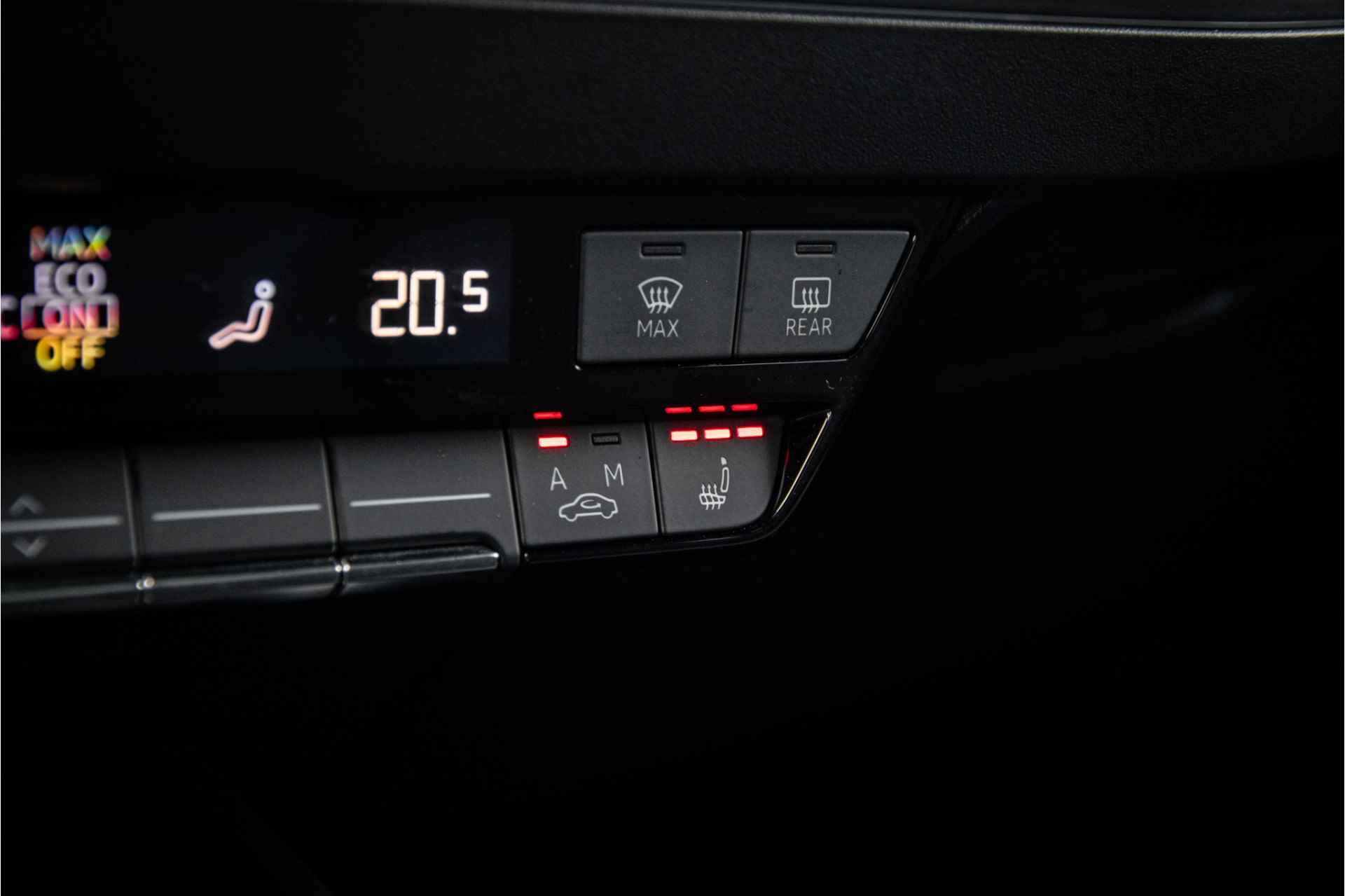 Audi Q4 e-tron 35 Launch edition Advanced Plus 55 kWh - Panodak - Leder - 21inch Rijbereik WLTP 353km - 12% bijtelling! - 56/74