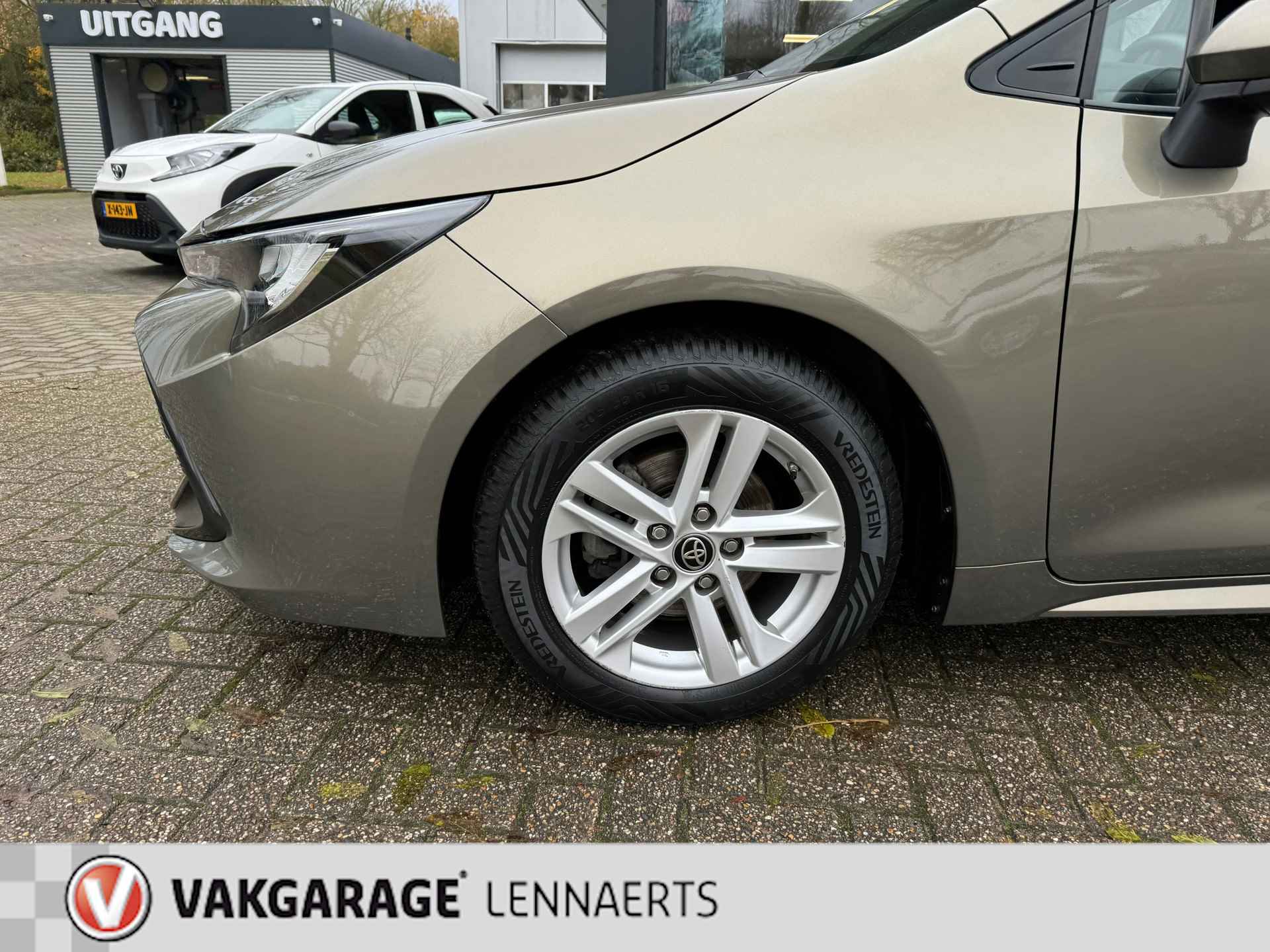 Toyota Corolla 1.8 Hybrid Active, 5 drs, automaat, Rijklaarprijs / 12 mnd garantie - 4/29