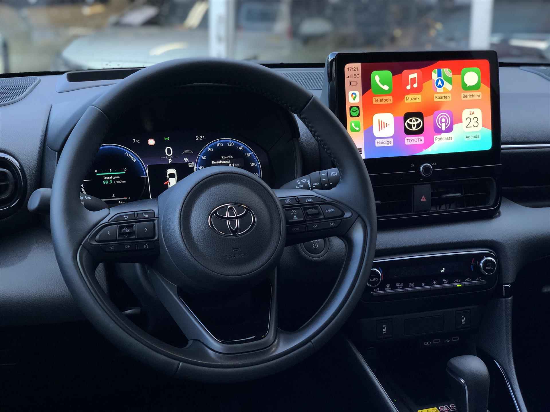 Toyota Yaris Hybrid 130PK Executive Premium Nieuw model | JBL, Head up display, Dodehoekherkenning, Parkeersensoren, Navigatie, Stuurverwarming - 18/44