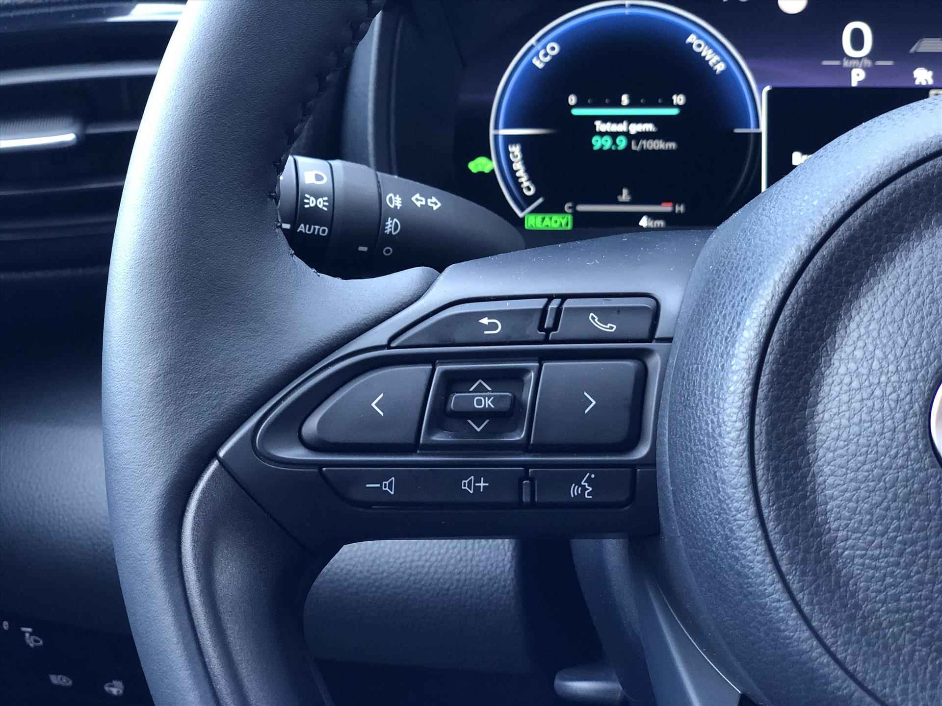 Toyota Yaris Hybrid 130PK Executive Premium Nieuw model | JBL, Head up display, Dodehoekherkenning, Parkeersensoren, Navigatie, Stuurverwarming - 33/44
